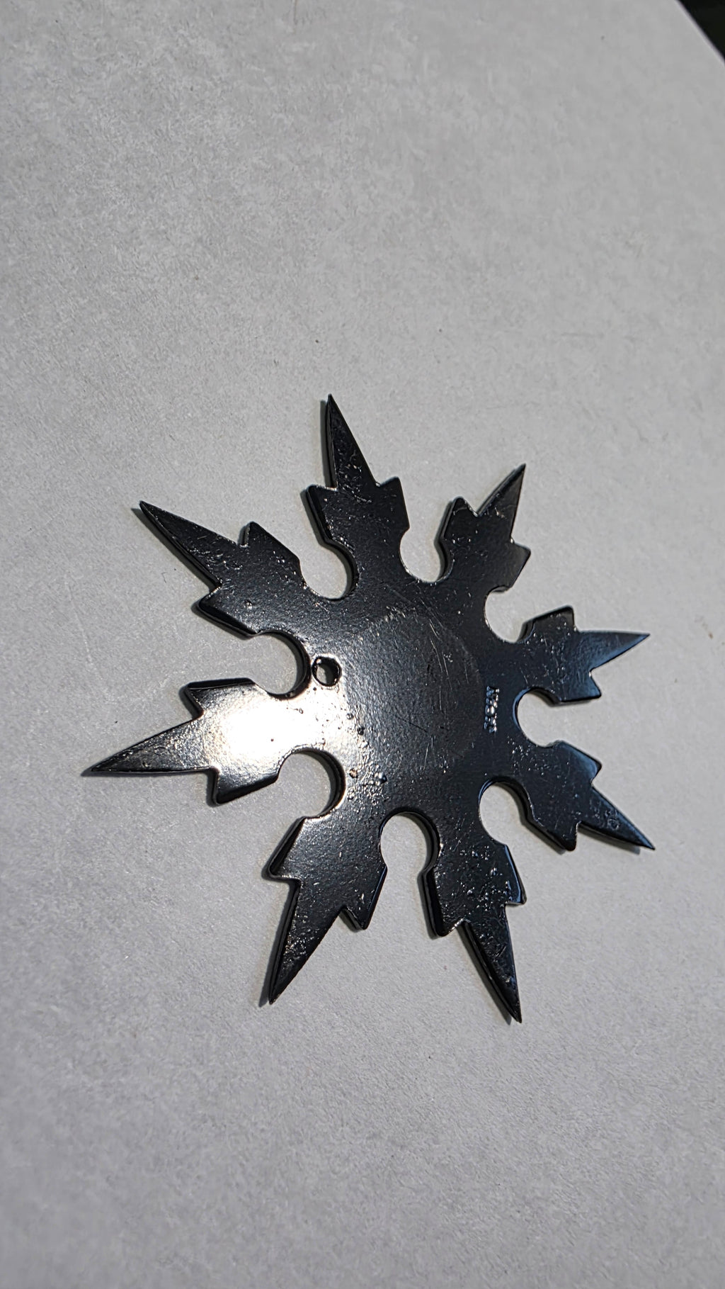 8 POINT SMALL BLACK GRANDMASTER ALAN LEE COMPANION STAR W/ RED YIN YANG DESIGN JAPAN Ref 8014
