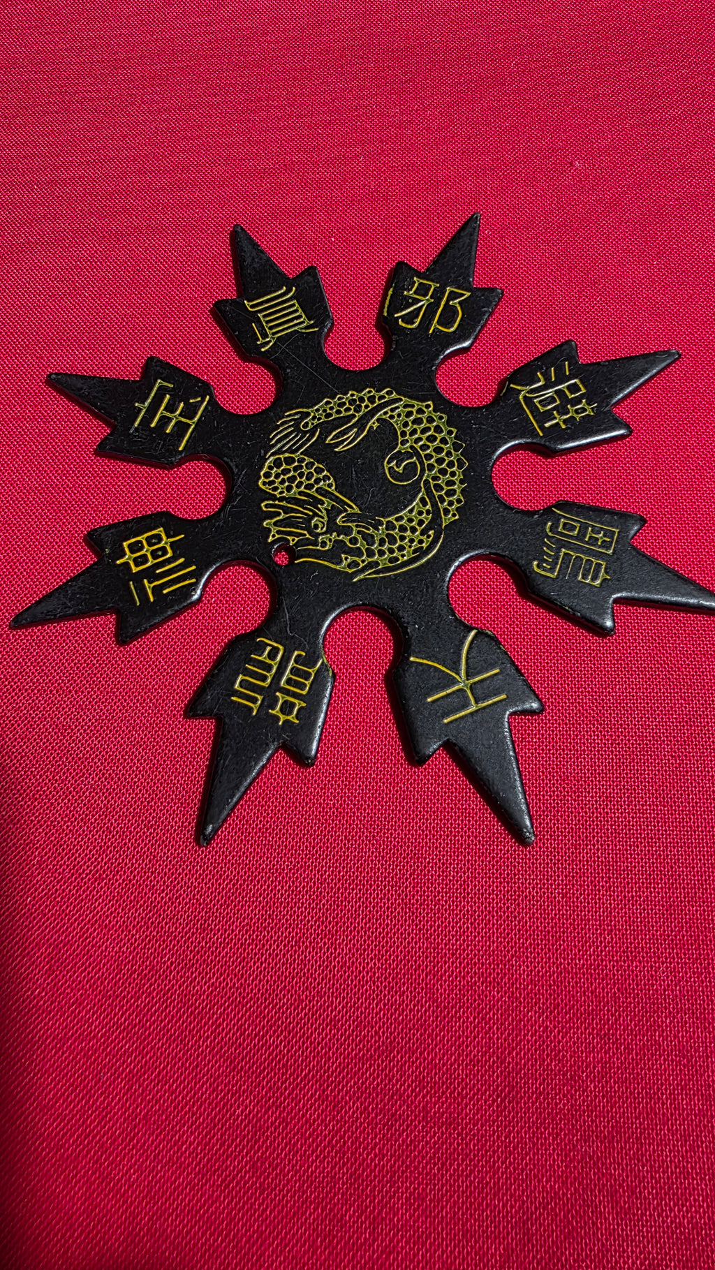 8 POINT BLACK W/ YELLOW DRAGON DESIGN 4 INCH TAIWAN Ref 8050
