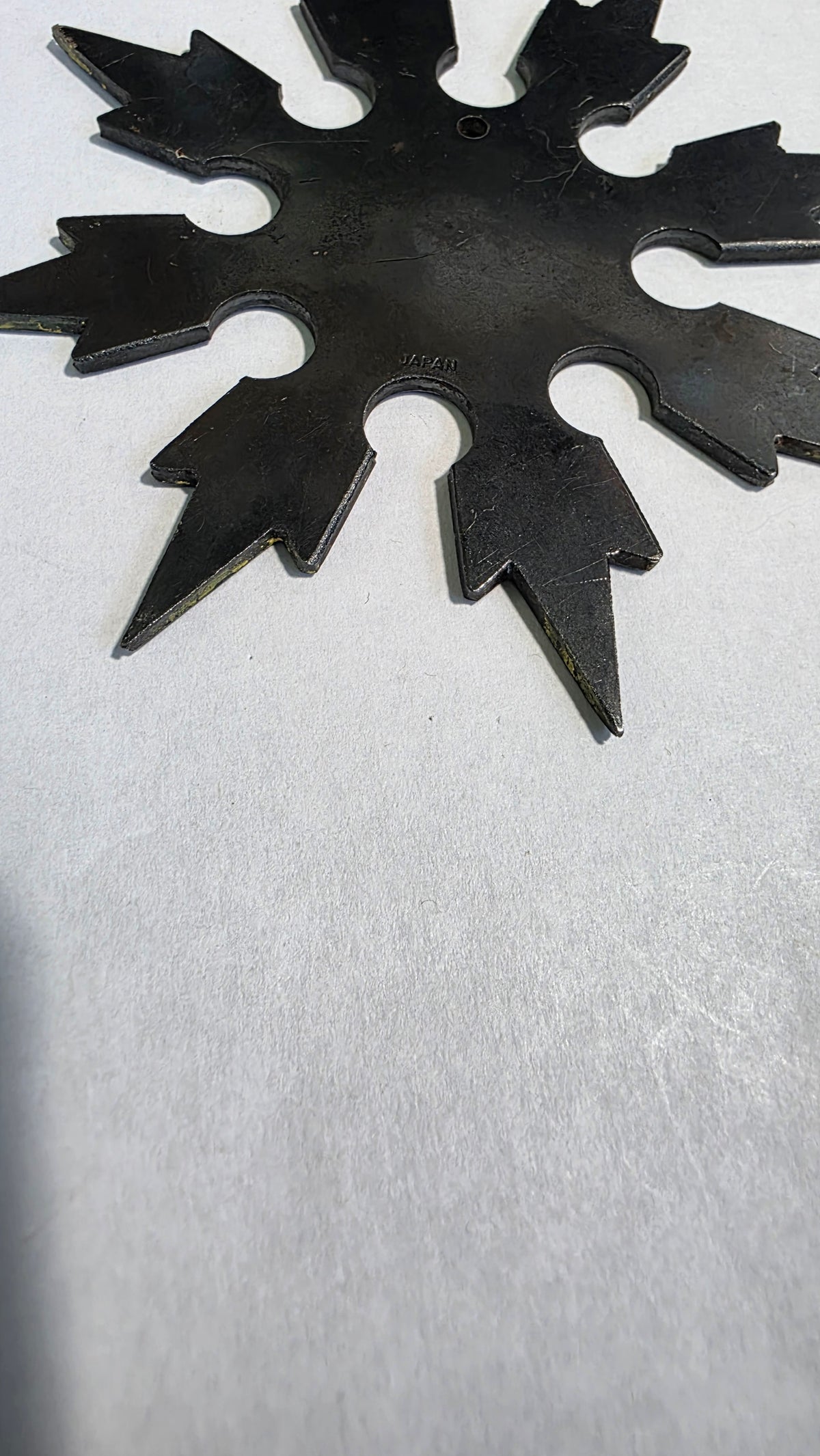 8 POINT DARK GREY SNOWFLAKE STYLE W/ GREEN DRAGON DESIGN JAPAN Ref 8012