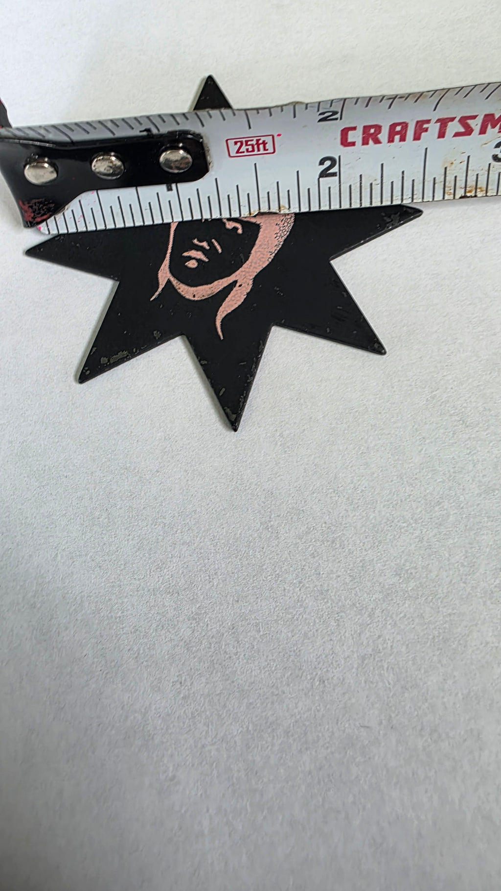 8 POINT Bruce Lee on Black  Ref 8004