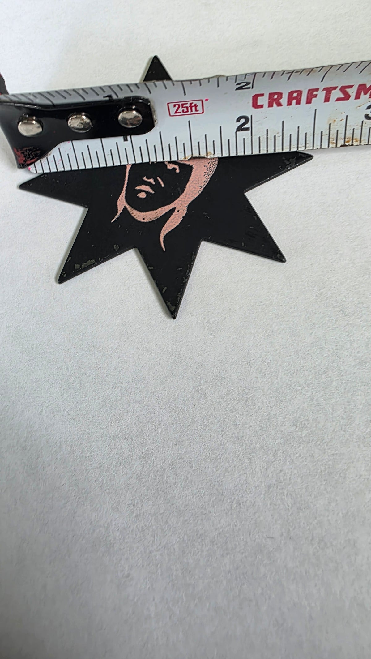 8 POINT Bruce Lee on Black  Ref 8004