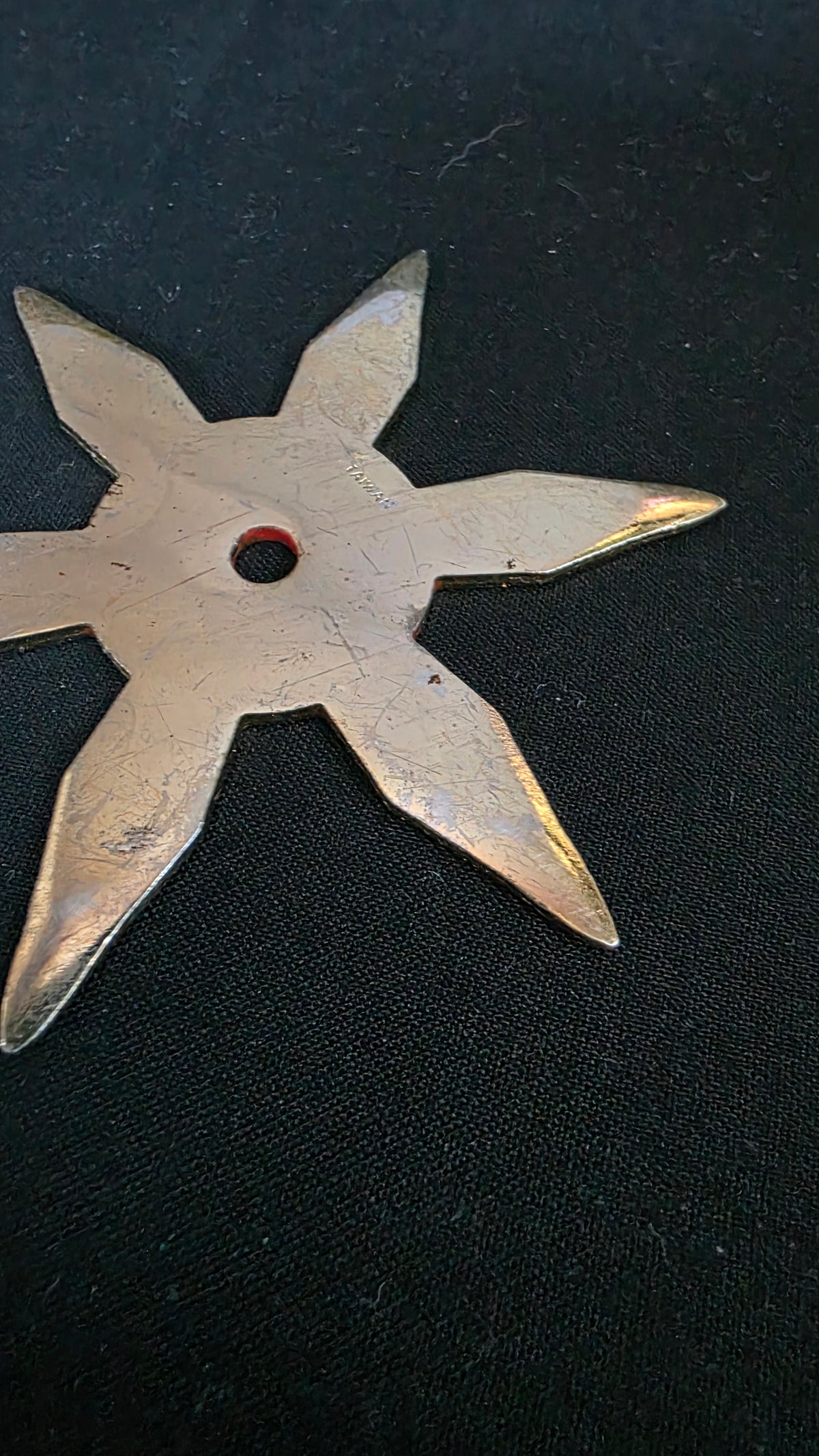 6 POINT GOLD TONE W/ RED DRAGON DESIGN 3.5 INCH TAIWAN Ref 6012