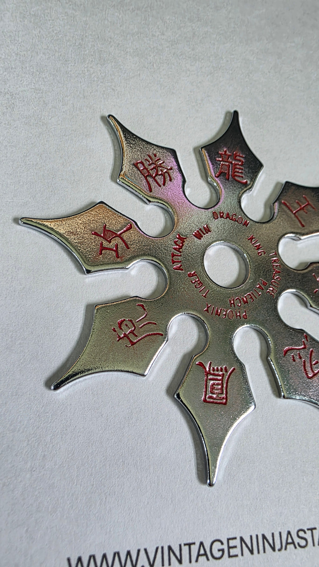 8 POINT SILVER RED WRITING 3 1/4 INCH TAIWAN Ref 8026