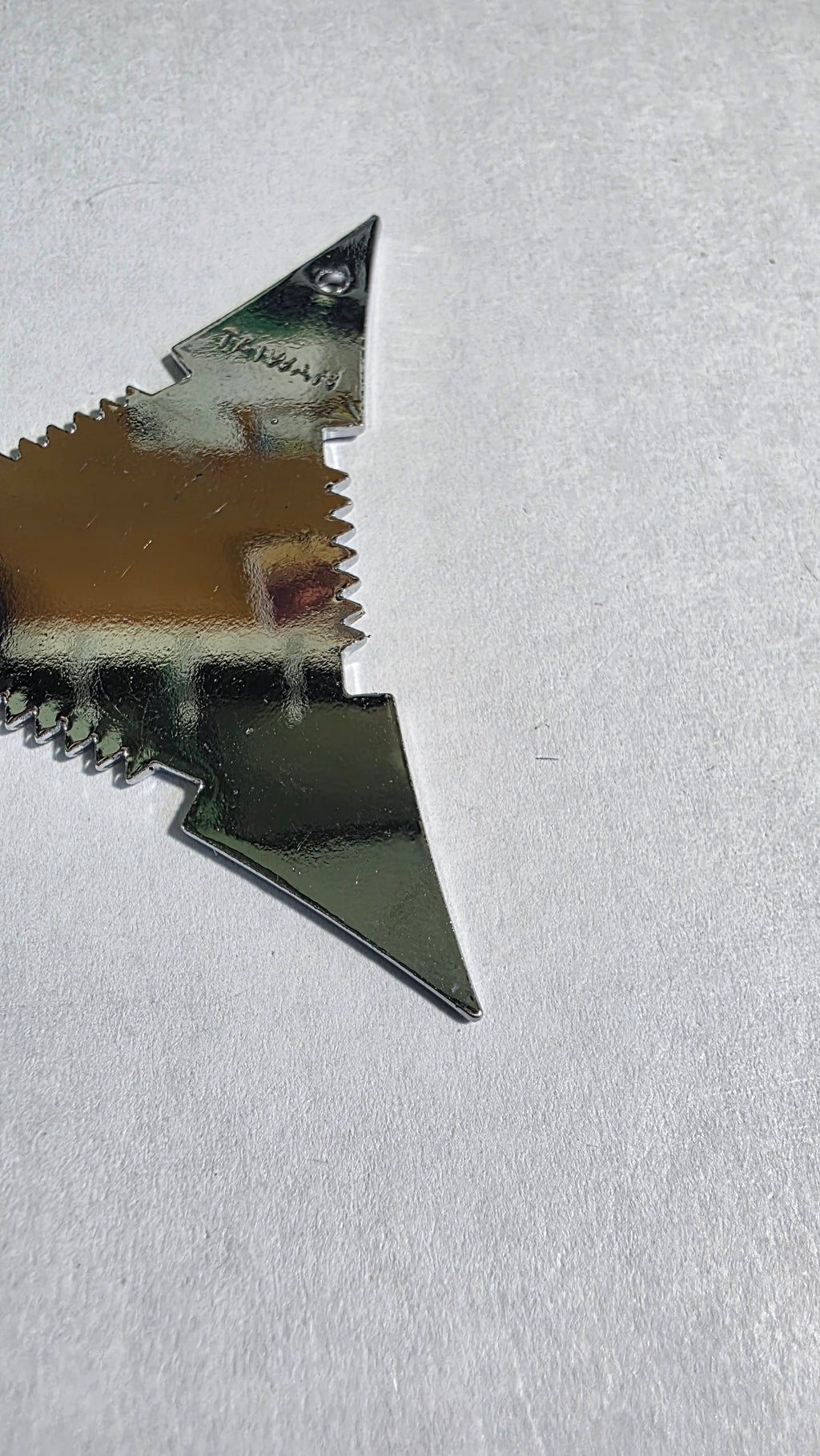 3 POINT SILVER TRIANGLE WITH DRAGON DESIGN Ref 3005