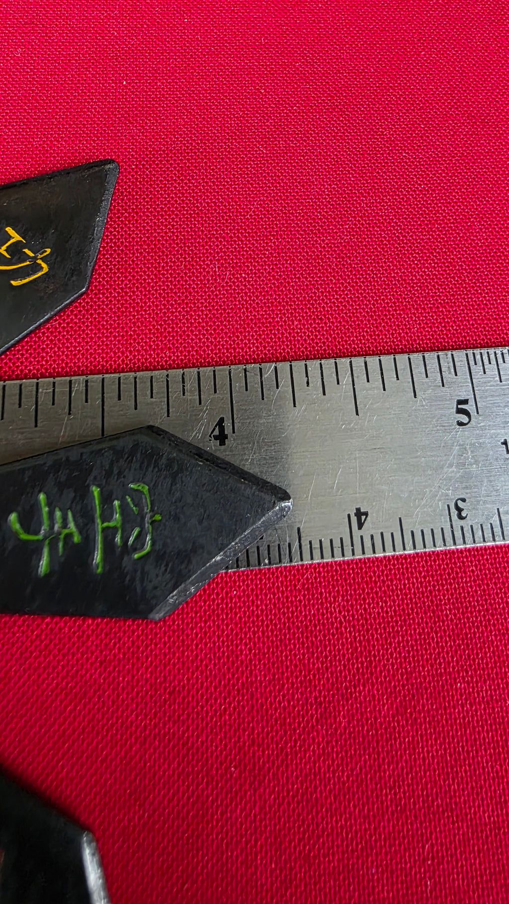 8 POINT BLACK W/ MULTICOLORED DESIGNS 4.25 INCH TAIWAN Ref 8070