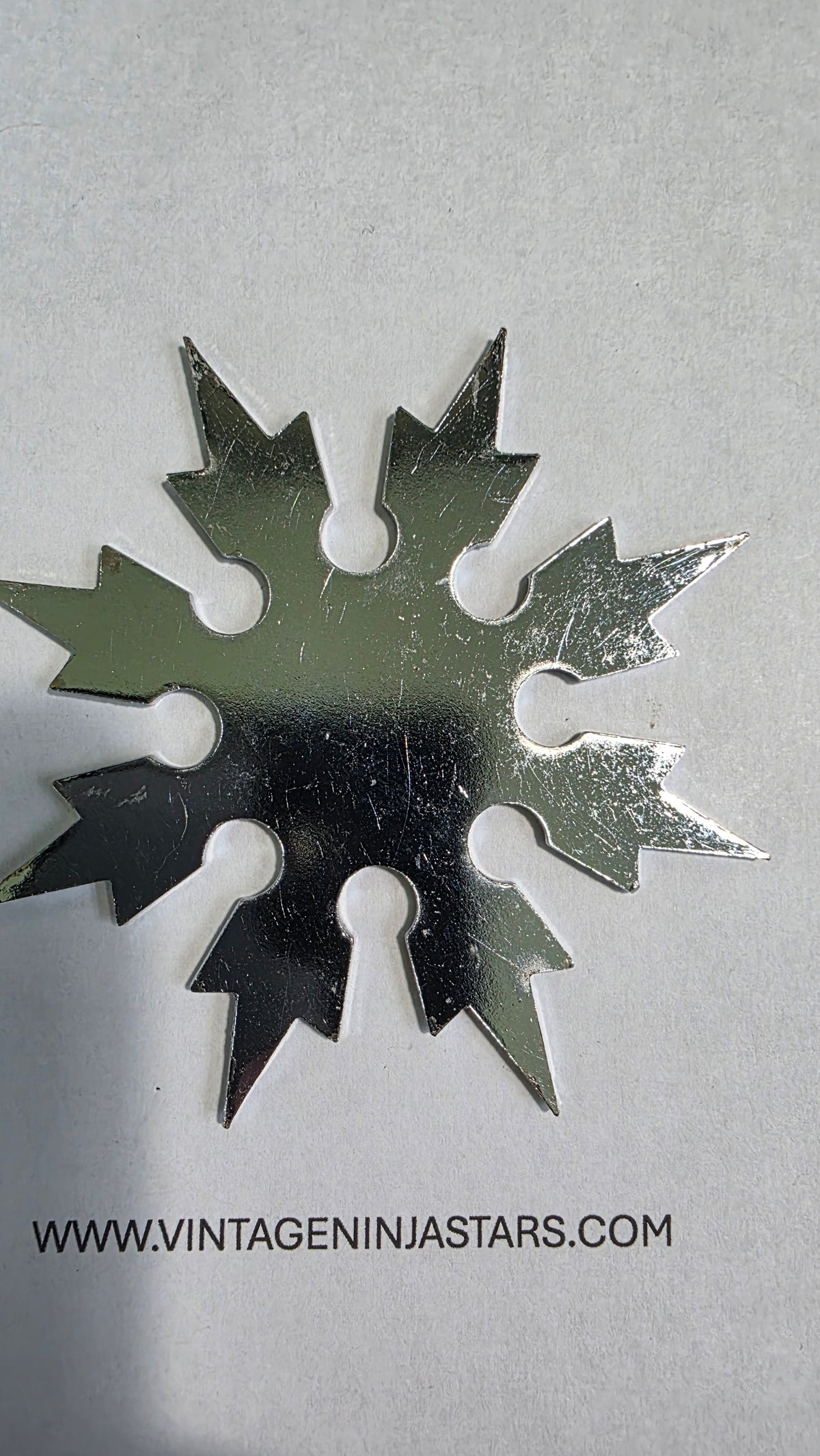 8 POINT SILVER SNOWFLAKE W/ YIN YANG DESIGN Ref 8010