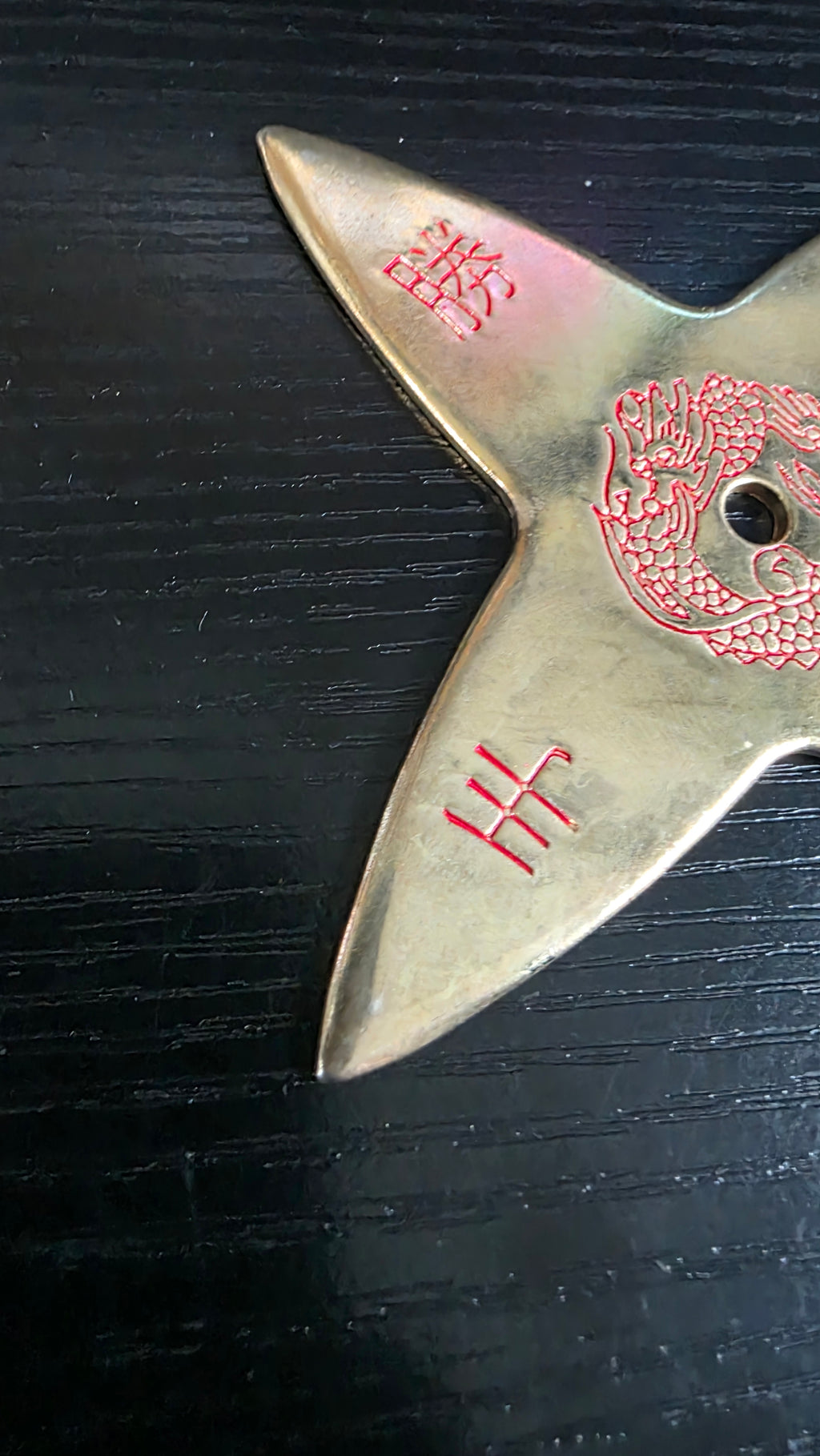4 POINT GOLD W/ RED DRAGON DESIGN TAIWAN 4.5 INCH Ref 4025