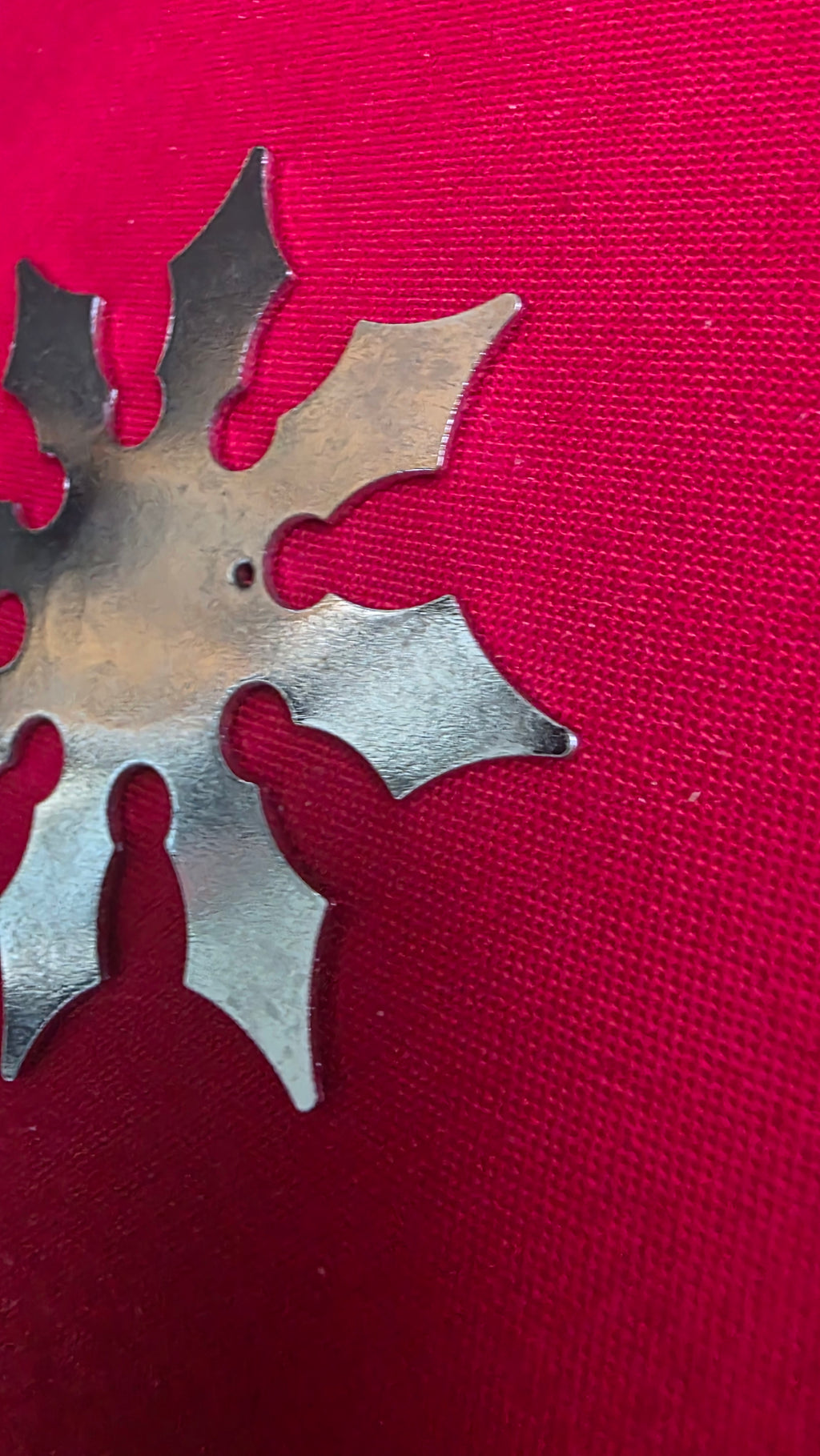 8 POINT SILVER W/ RED DESIGN 2.5 INCH Ref 8054