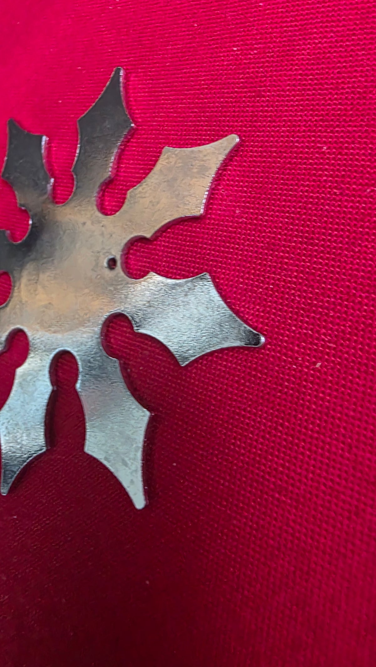 8 POINT SILVER W/ RED DESIGN 2.5 INCH Ref 8054