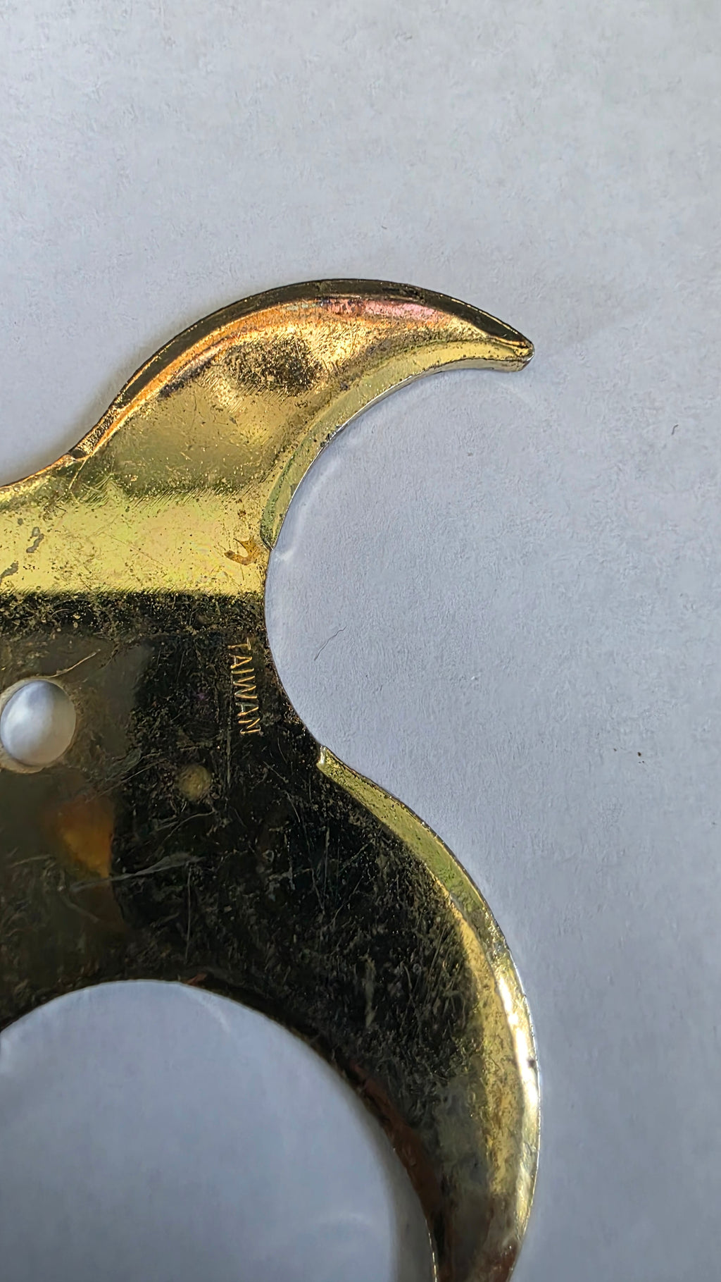 8 POINT GOLD W/ DRAGON DESIGN 3 1/2 INCH TAIWAN Ref 4018