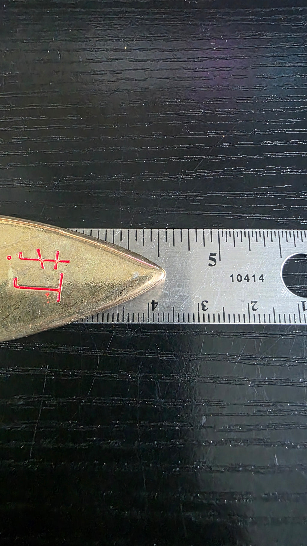 4 POINT GOLD W/ RED DRAGON DESIGN TAIWAN 4.5 INCH Ref 4025