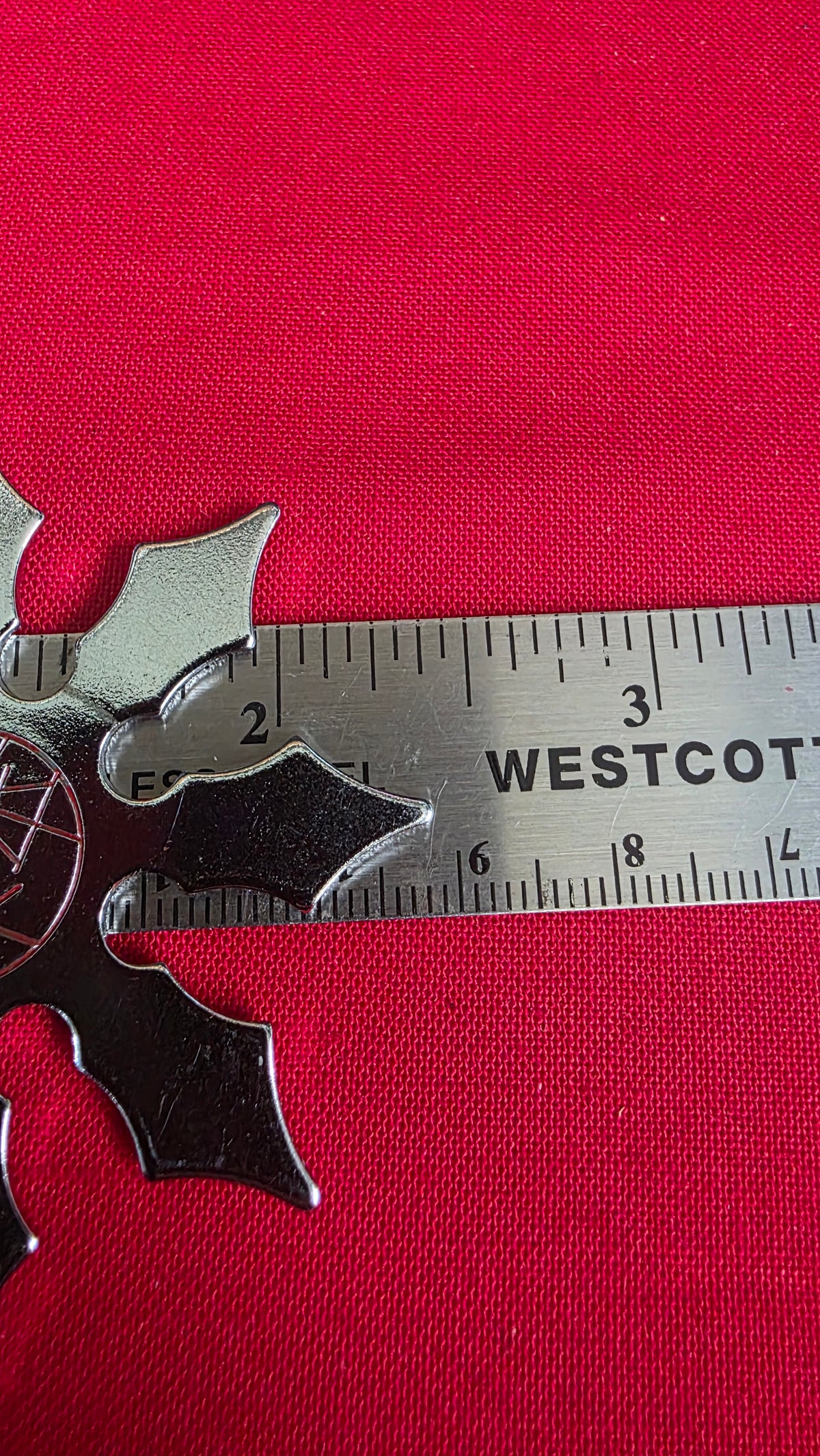 8 POINT SILVER W/ RED DESIGN 2.5 INCH Ref 8054