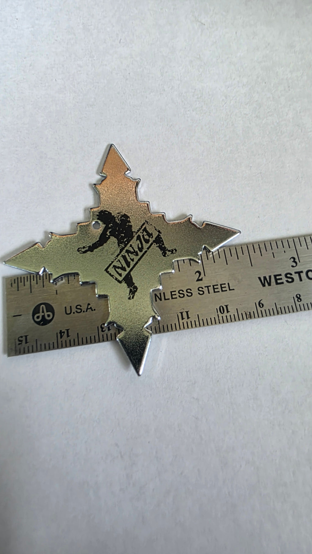 4 POINT SMALL SILVER W/ BLACK NINJA DESIGN Ref 4012