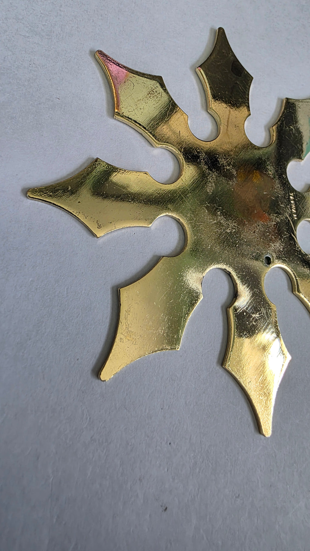 8 POINT GOLD W/ RAINBOW DRAGON DESIGN 4 INCH TAIWAN Ref 8038