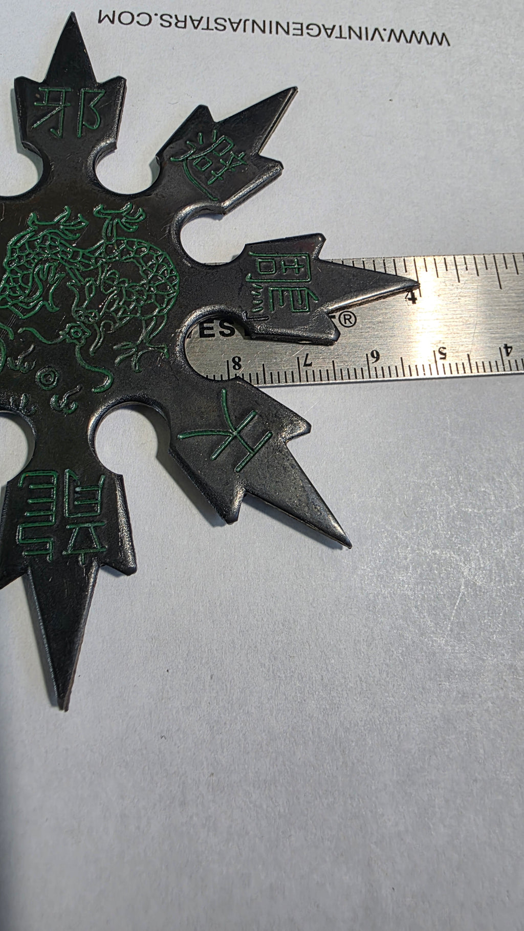8 POINT DARK GREY SNOWFLAKE STYLE W/ GREEN DRAGON DESIGN JAPAN Ref 8012