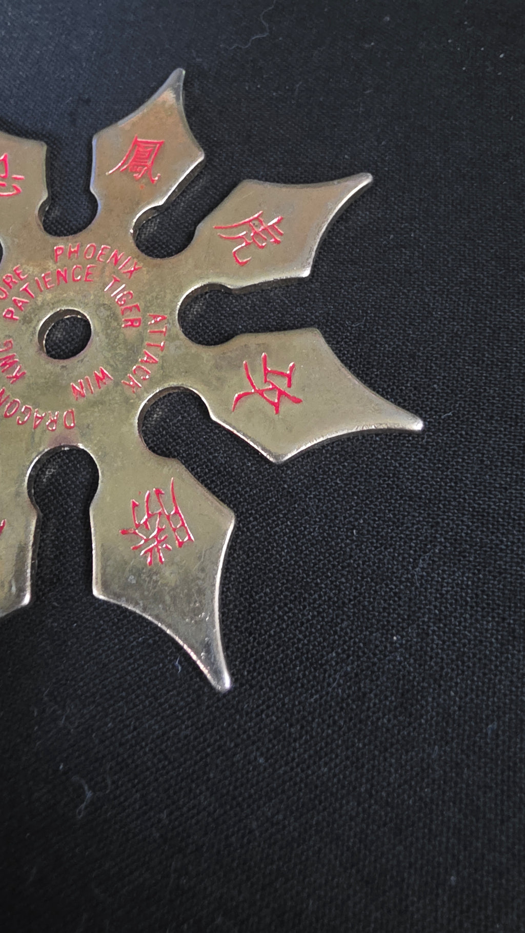 8 POINT GOLD W/ RED DESIGNS 3.25 INCH TAIWAN Ref 8046