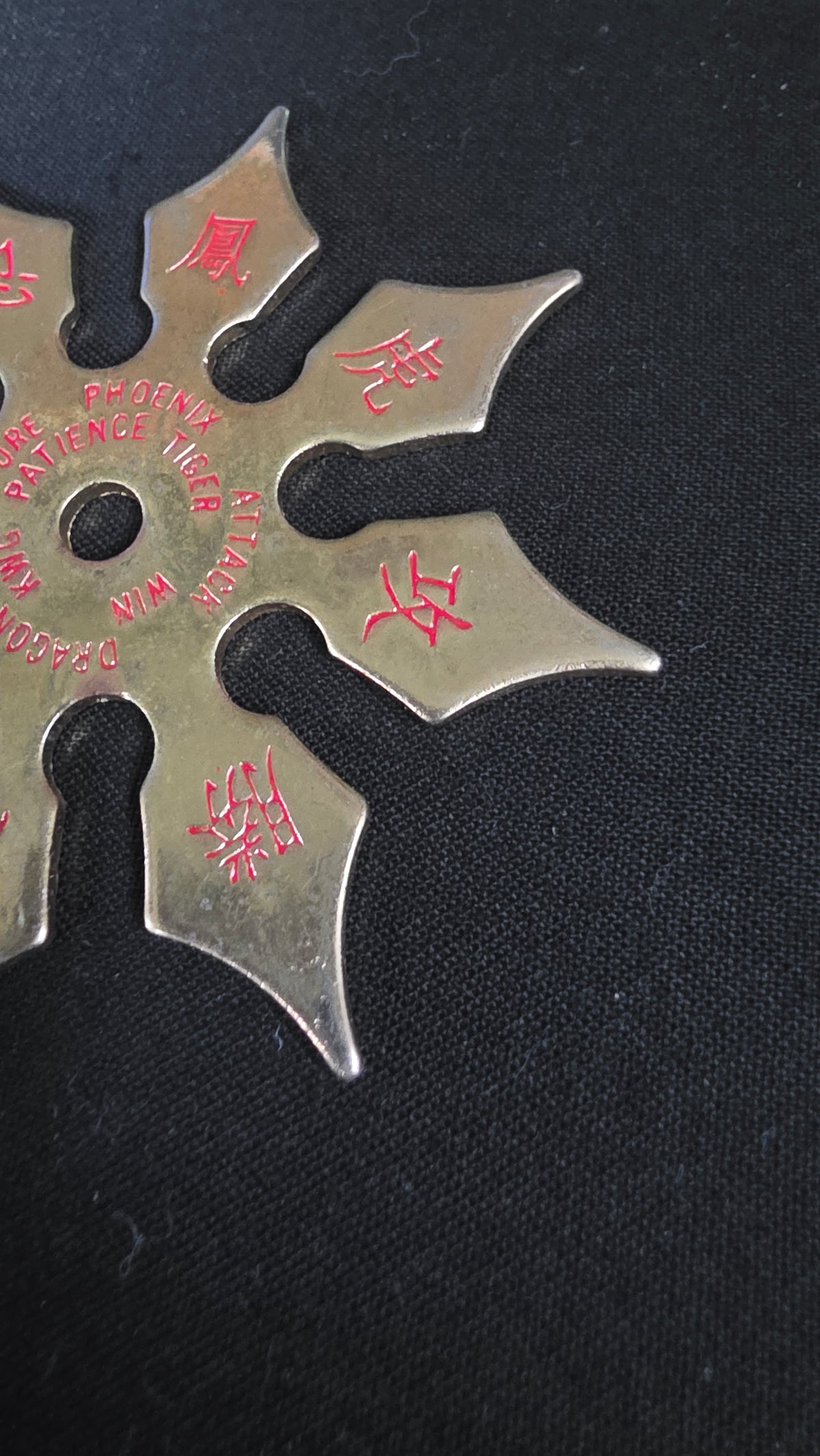 8 POINT GOLD W/ RED DESIGNS 3.25 INCH TAIWAN Ref 8046