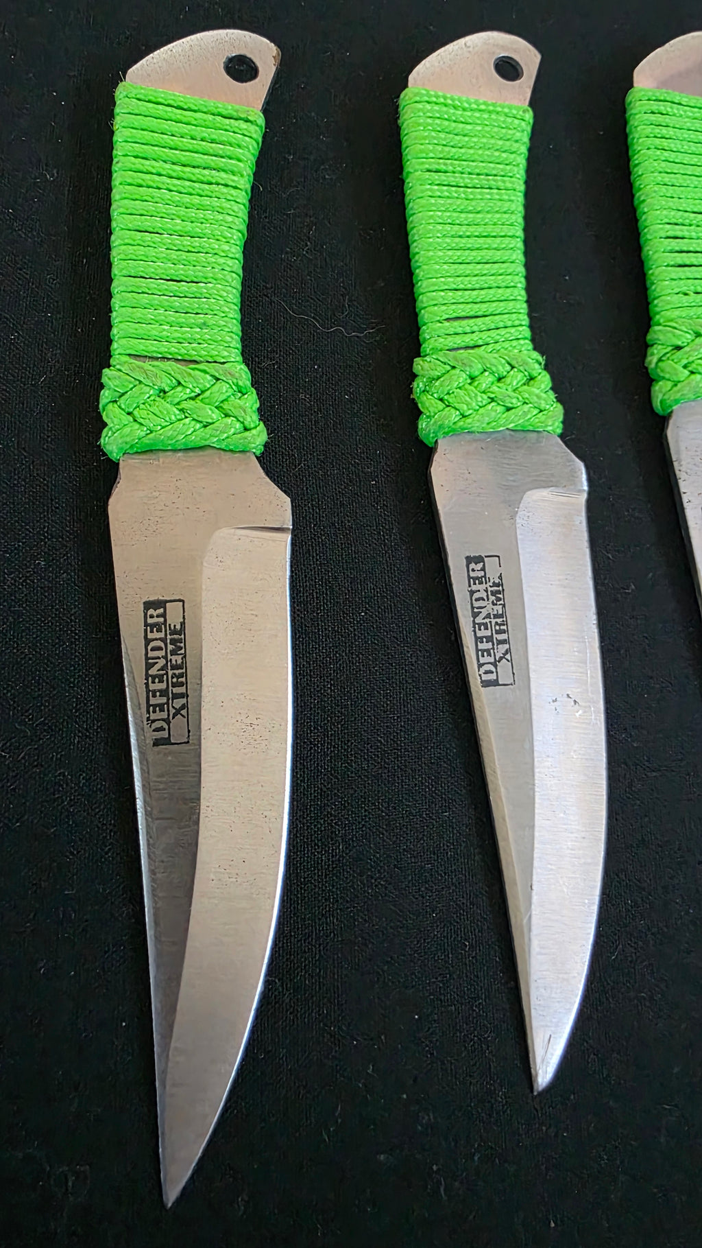 3 DEFENDER XTREME 6 INCH USED THROWING KNIVES Ref K004