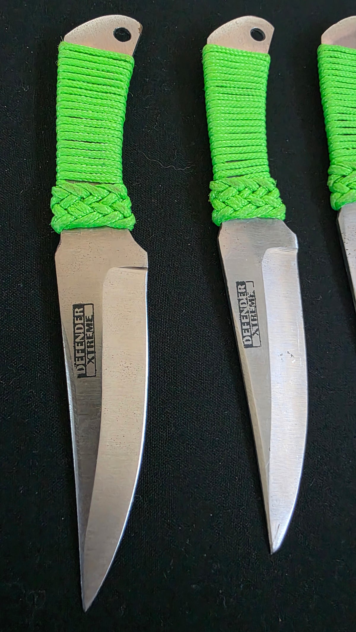 3 DEFENDER XTREME 6 INCH USED THROWING KNIVES Ref K004