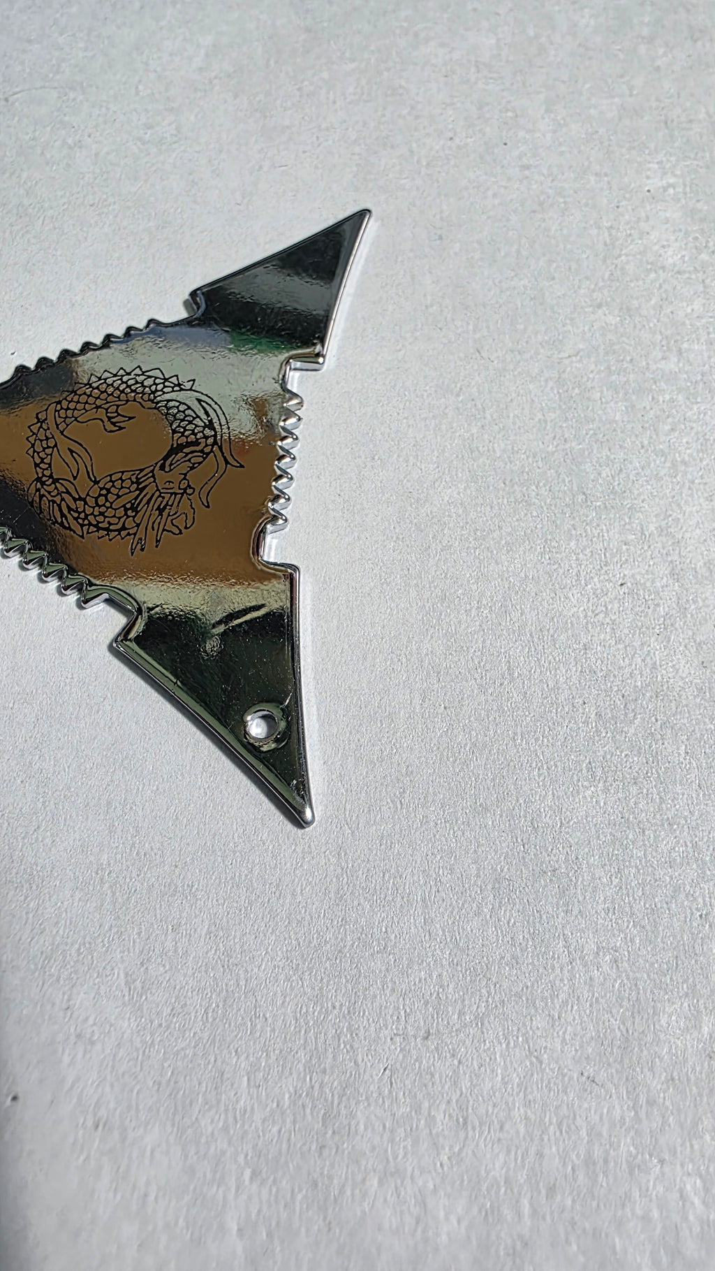 3 POINT SILVER TRIANGLE WITH DRAGON DESIGN Ref 3005