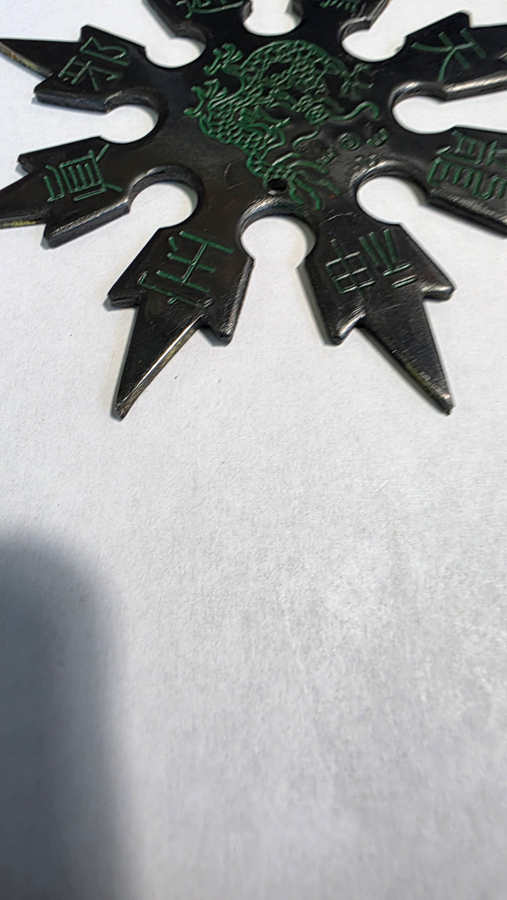 8 POINT DARK GREY SNOWFLAKE STYLE W/ GREEN DRAGON DESIGN JAPAN Ref 8012