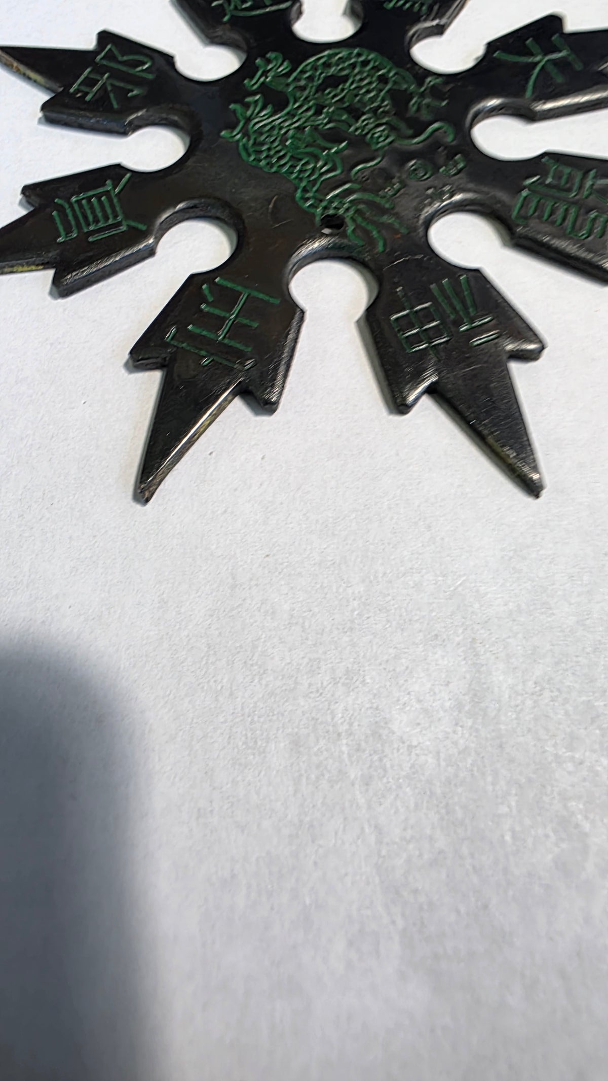 8 POINT DARK GREY SNOWFLAKE STYLE W/ GREEN DRAGON DESIGN JAPAN Ref 8012
