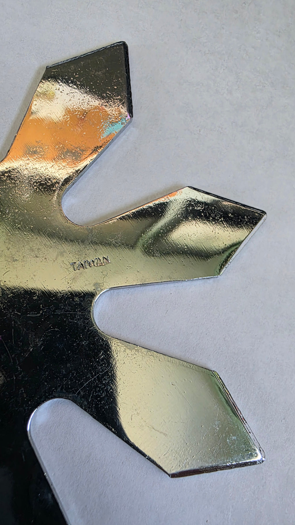8 POINT SILVER 4 1/4 INCH TAIWAN Ref 8031