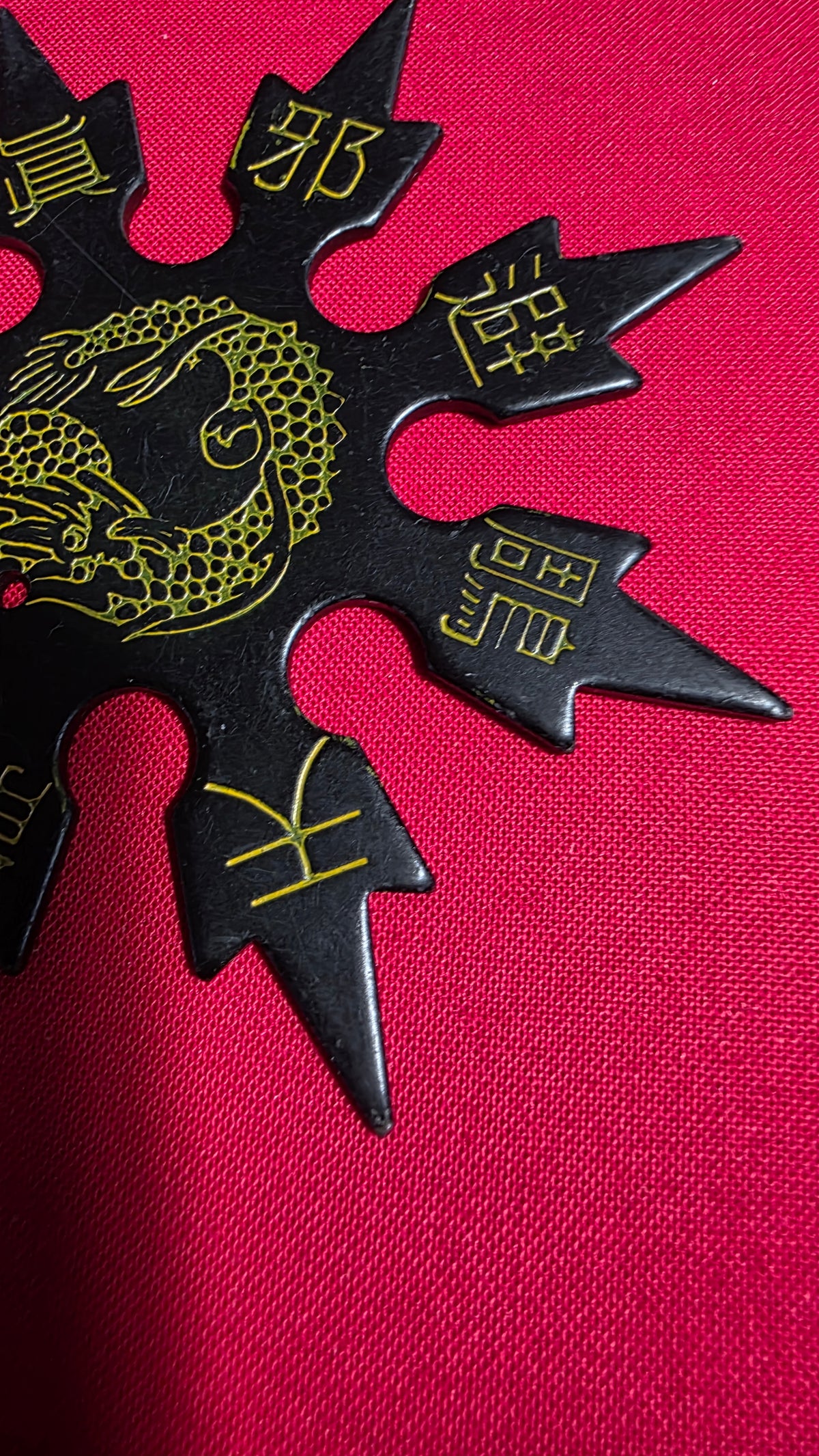 8 POINT BLACK W/ YELLOW DRAGON DESIGN 4 INCH TAIWAN Ref 8050