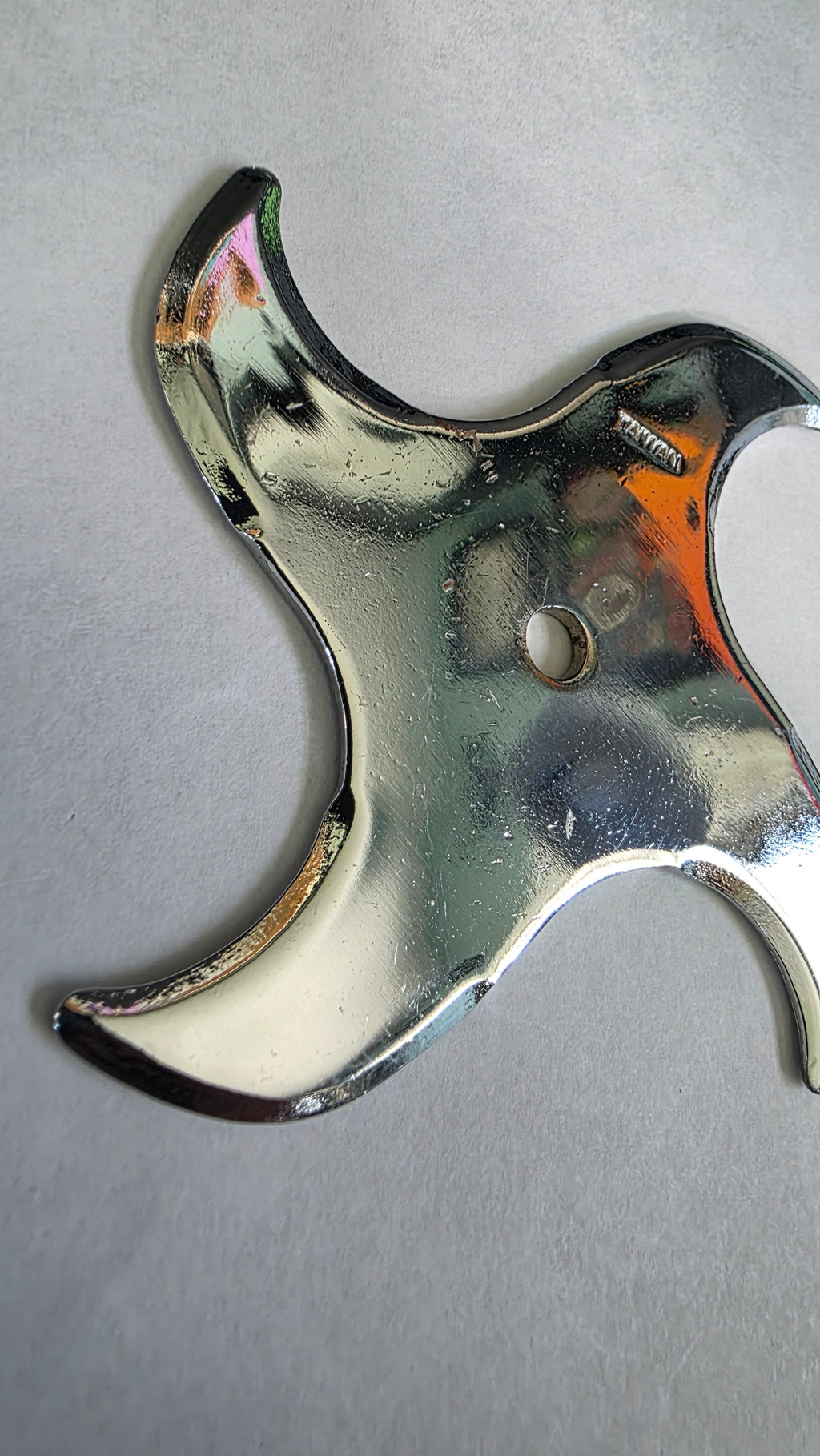 4 POINT SILVER W/ RAINBOW DRAGON 3 1/2 INCH TAIWAN Ref 4020