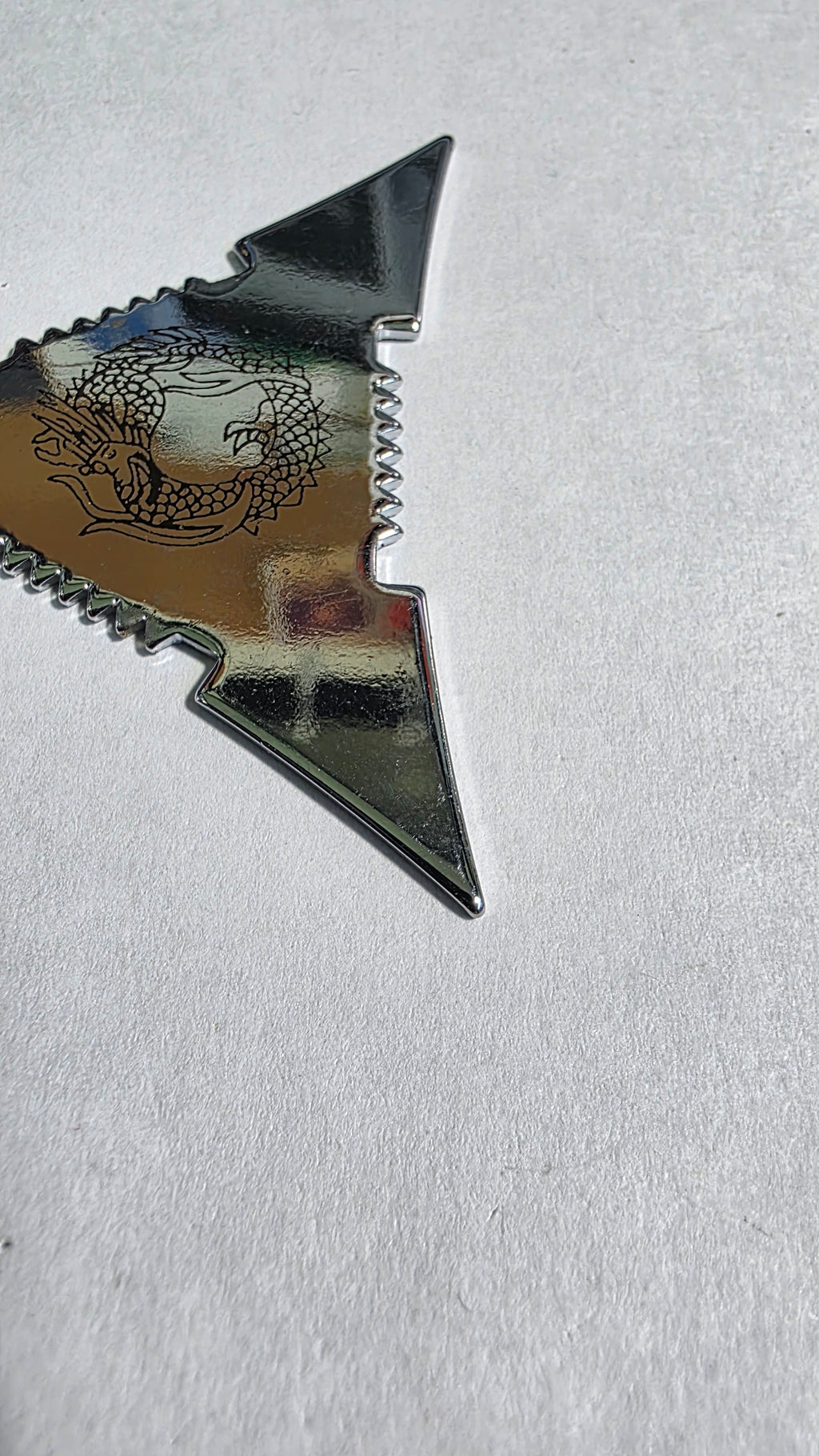 3 POINT SILVER TRIANGLE WITH DRAGON DESIGN Ref 3005