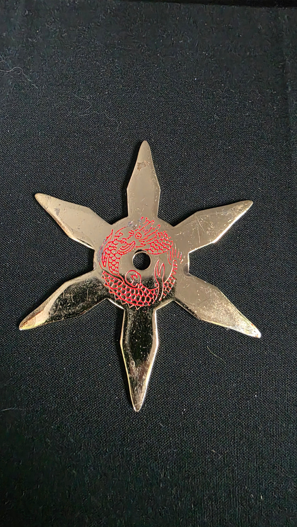 6 POINT GOLD TONE W/ RED DRAGON DESIGN 3.5 INCH TAIWAN