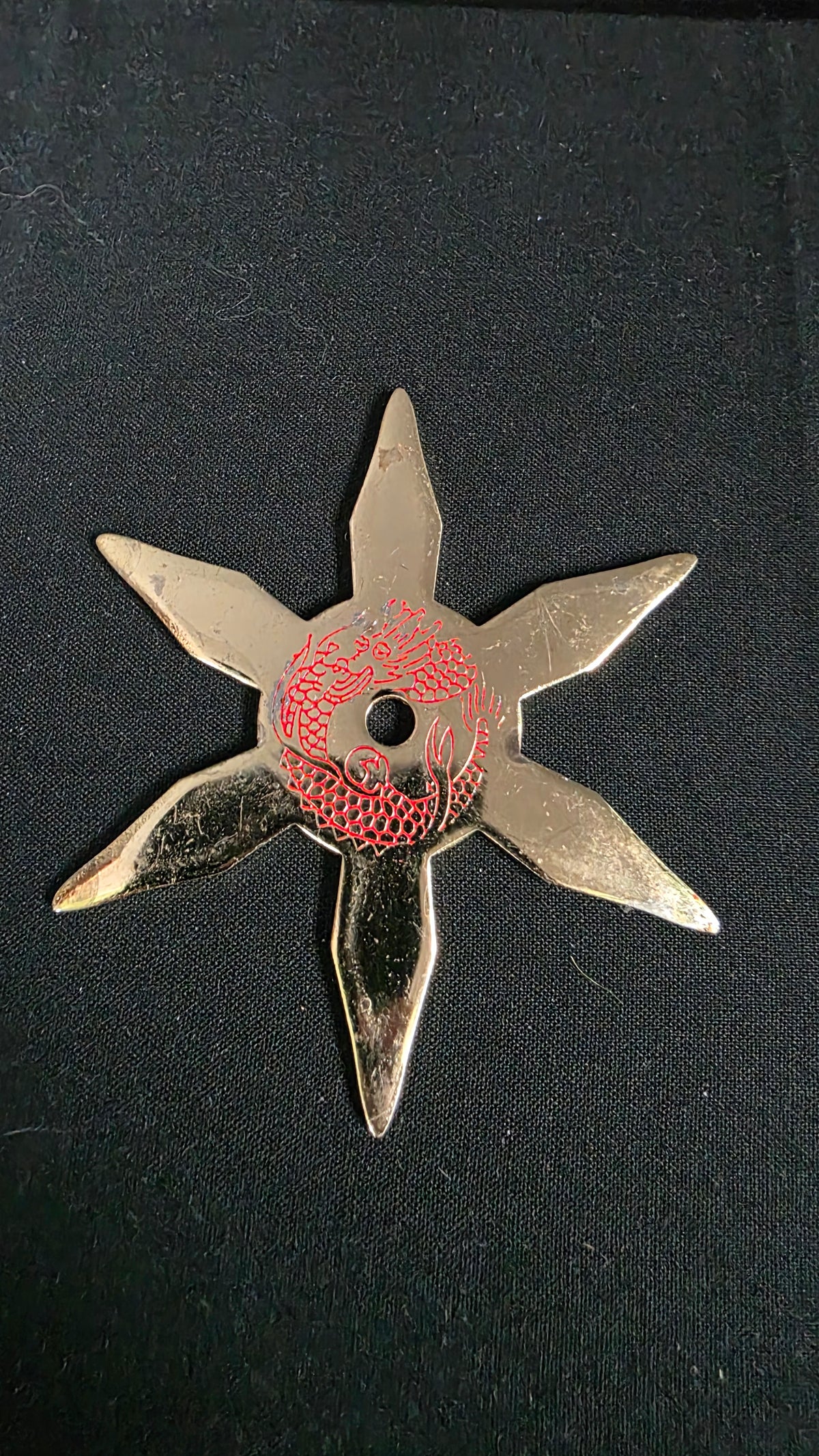 6 POINT GOLD TONE W/ RED DRAGON DESIGN 3.5 INCH TAIWAN