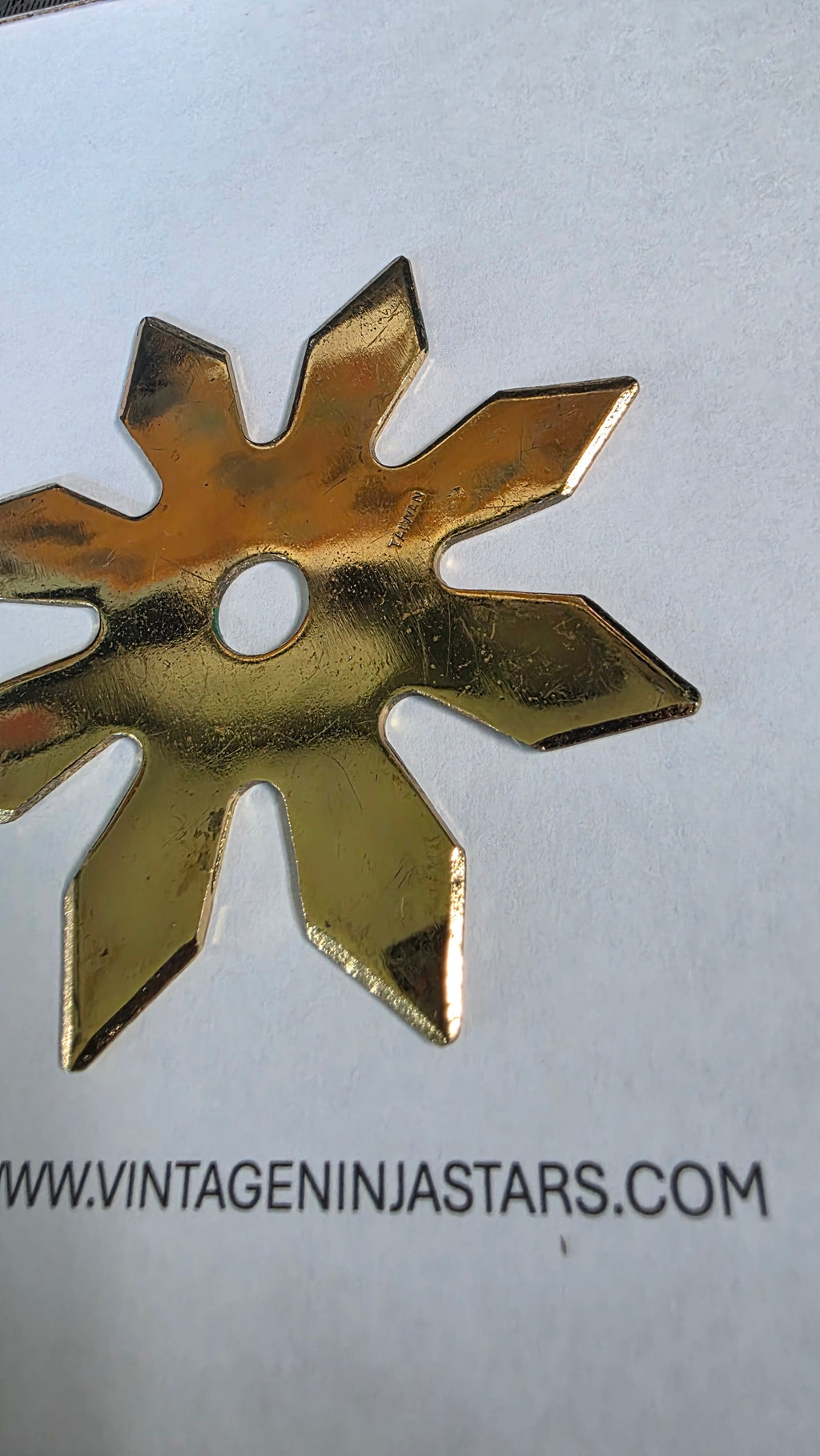 8 POINT GOLD W/ RAINBOW WRITING 3 1/4 INCH TAIWAN Ref 8027
