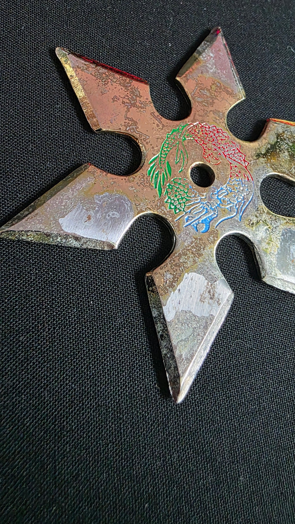 6 POINT (DAMAGED) W/RAINBOW DRAGON DESIGN 3.5 INCH TAIWAN Ref 6015