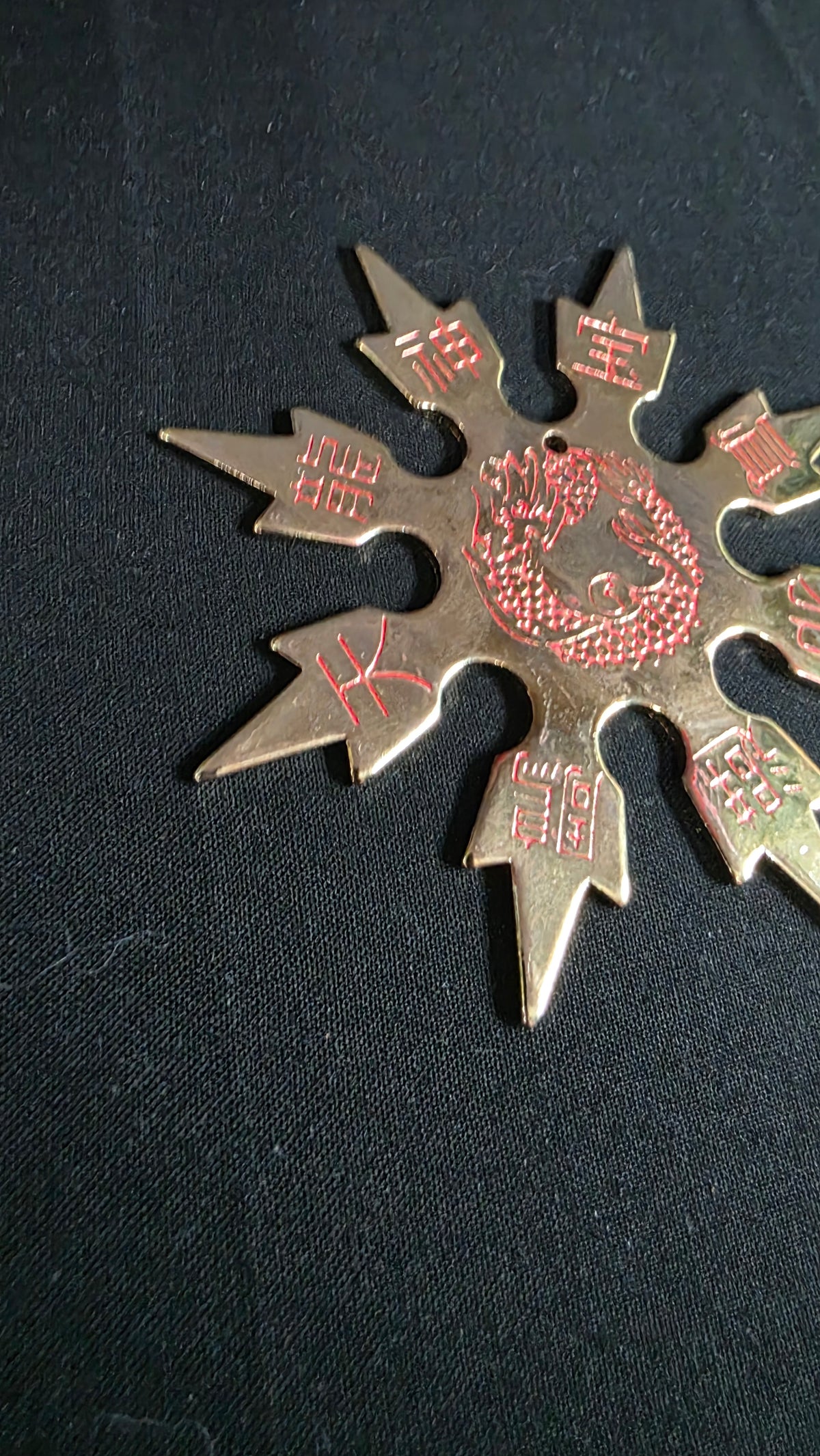 8 POINT 4 INCH GOLD W/ RED DRAGON DESIGN TAIWAN Ref 8072