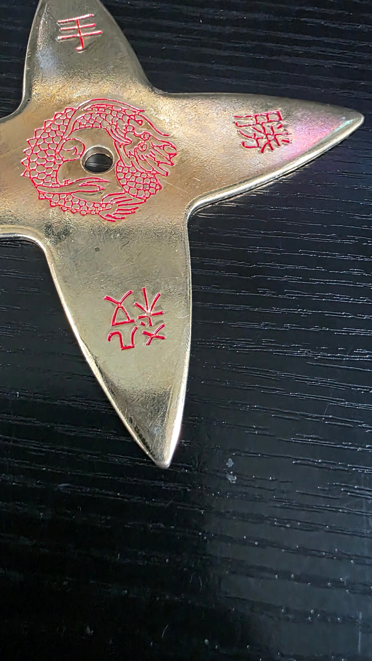 4 POINT GOLD W/ RED DRAGON DESIGN TAIWAN 4.5 INCH Ref 4025