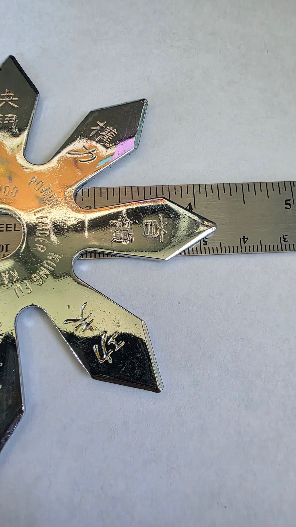 8 POINT SILVER 4 1/4 INCH TAIWAN Ref 8031