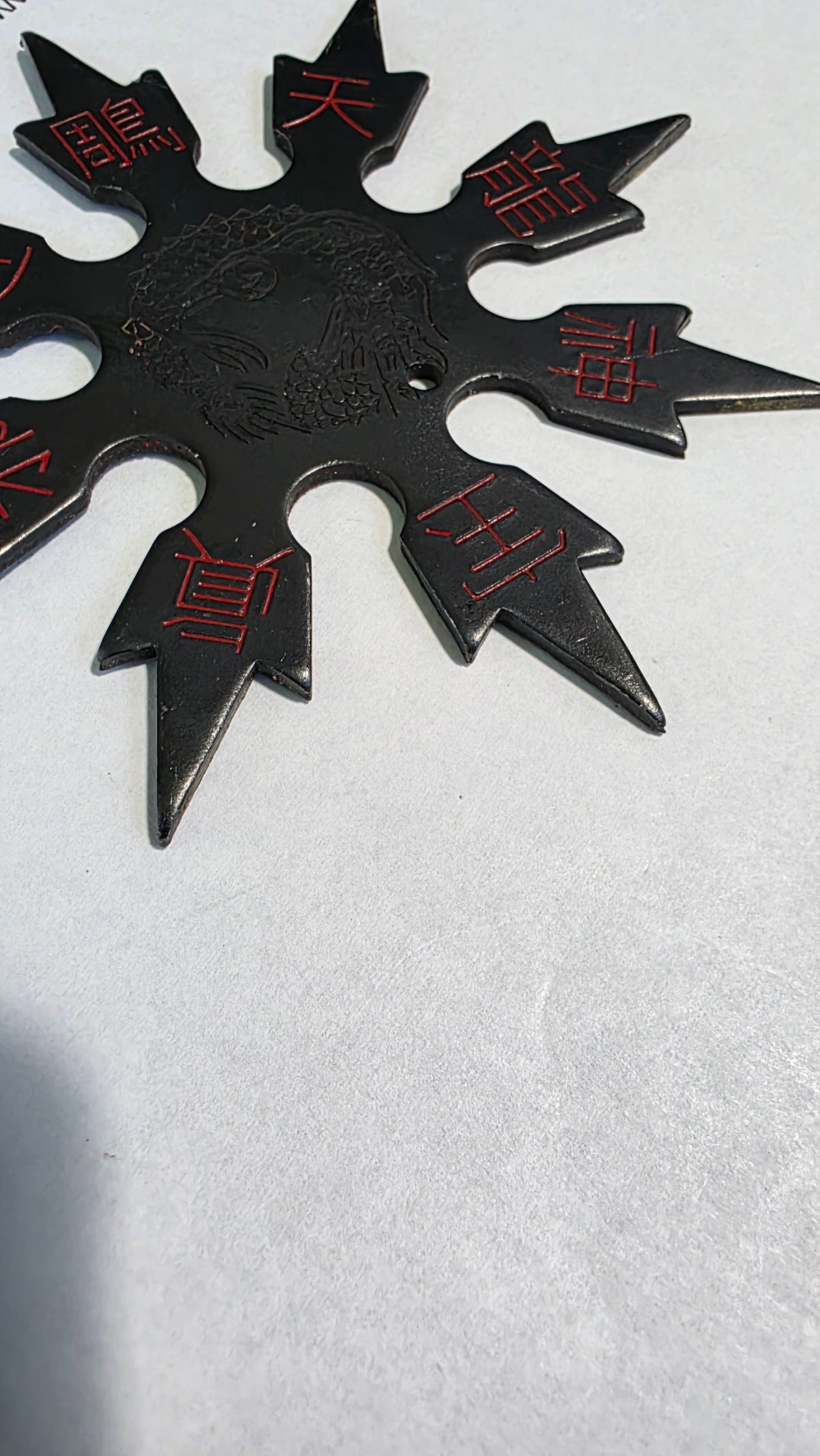 8 POINT BLACK SNOWFLAKE STYLE W/ DRAGON AND RED GRAPHICS WITH CASE TAIWAN Ref 8013