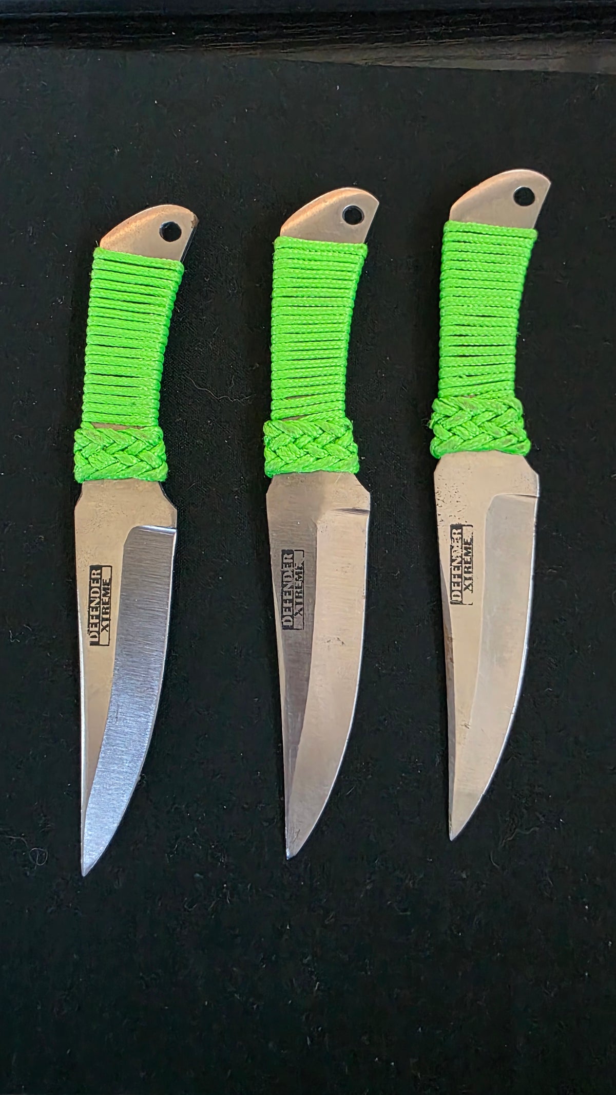 3 DEFENDER XTREME 6 INCH USED THROWING KNIVES Ref K004