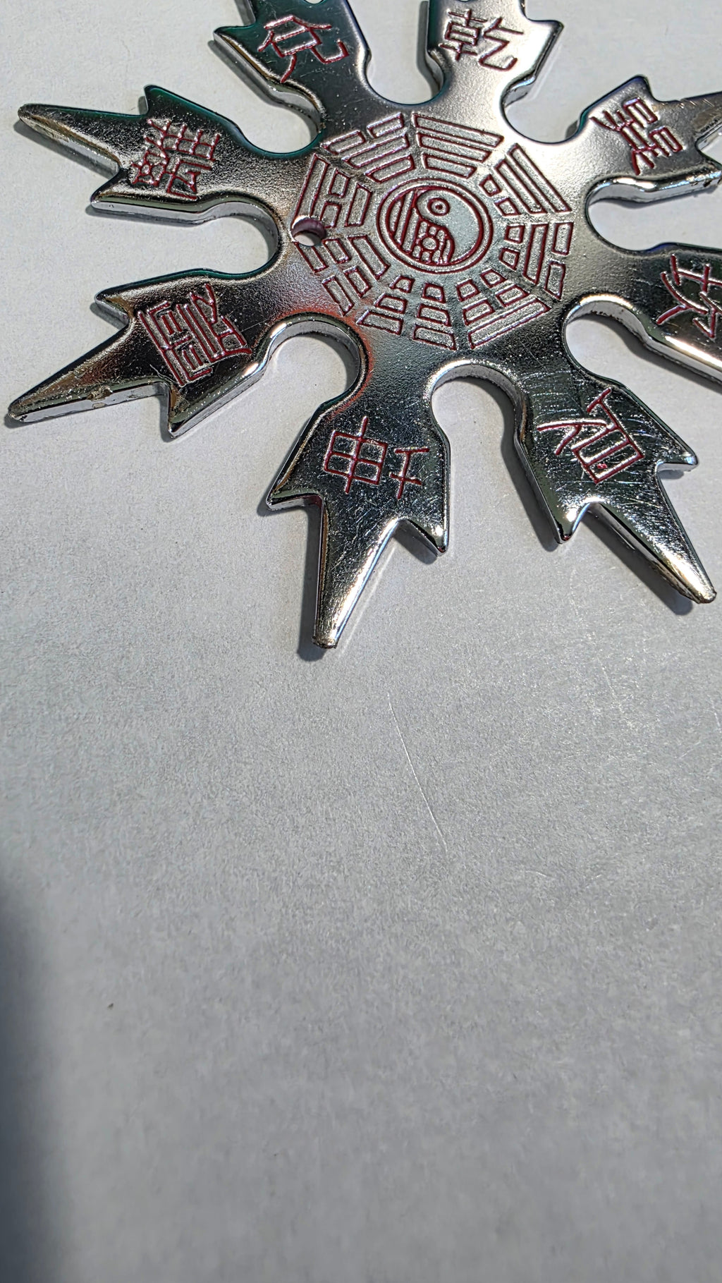 8 POINT SILVER SNOWFLAKE W/ RED YIN YANG DESIGN TAIWAN Ref 8011