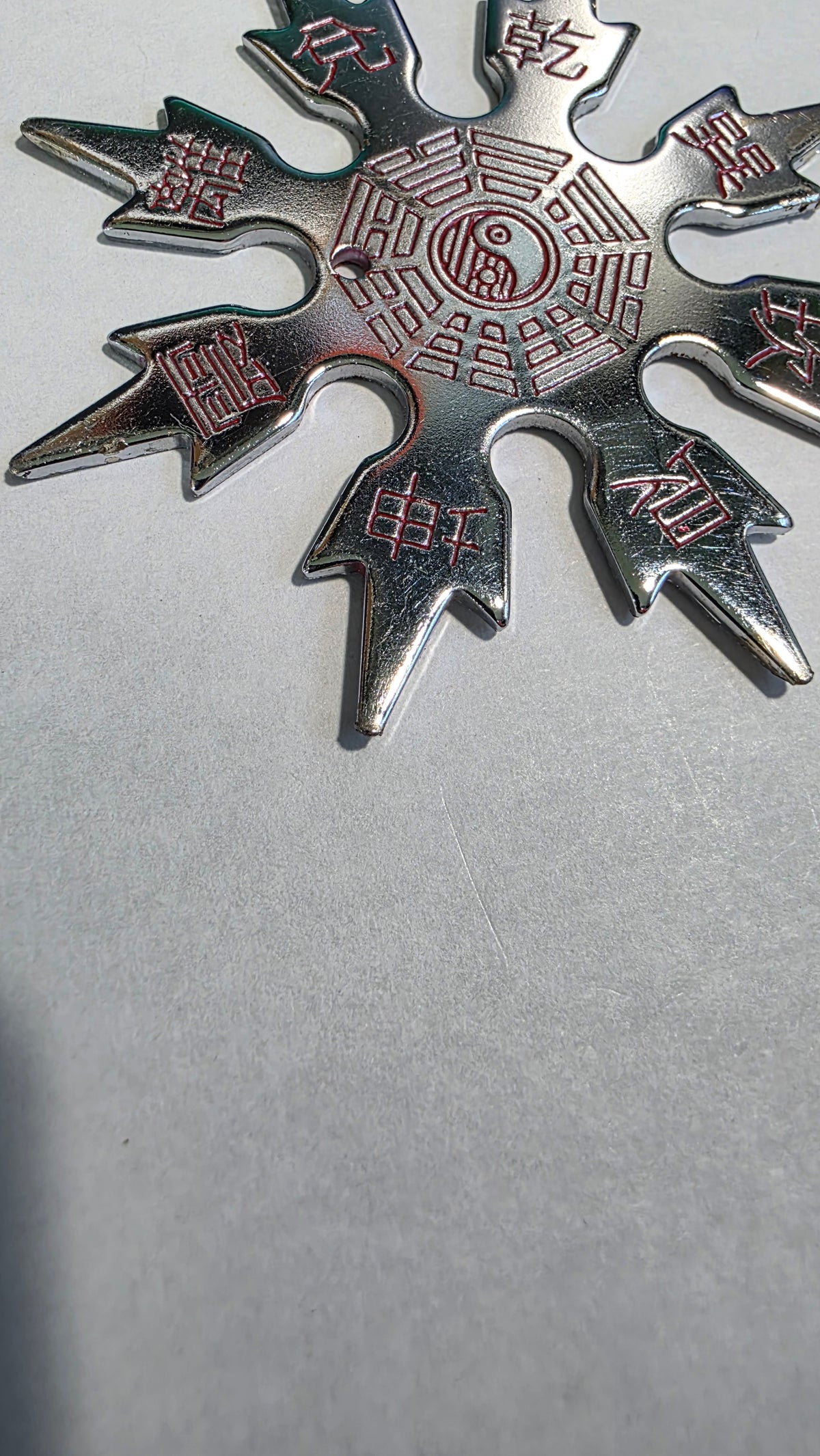 8 POINT SILVER SNOWFLAKE W/ RED YIN YANG DESIGN TAIWAN Ref 8011
