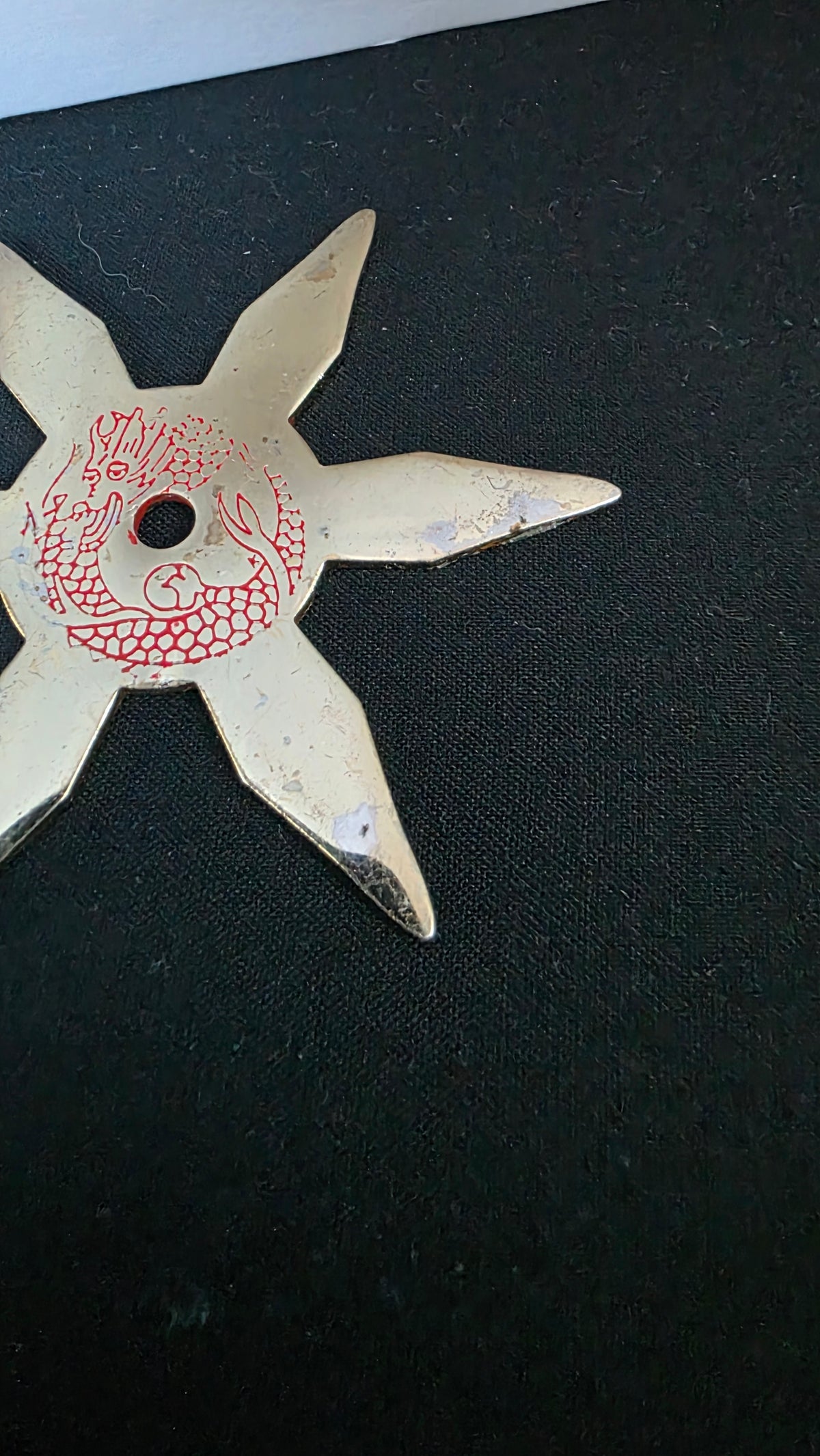6 POINT GOLD TONE W/ RED DRAGON DESIGN 3.5 INCH TAIWAN Ref 6012