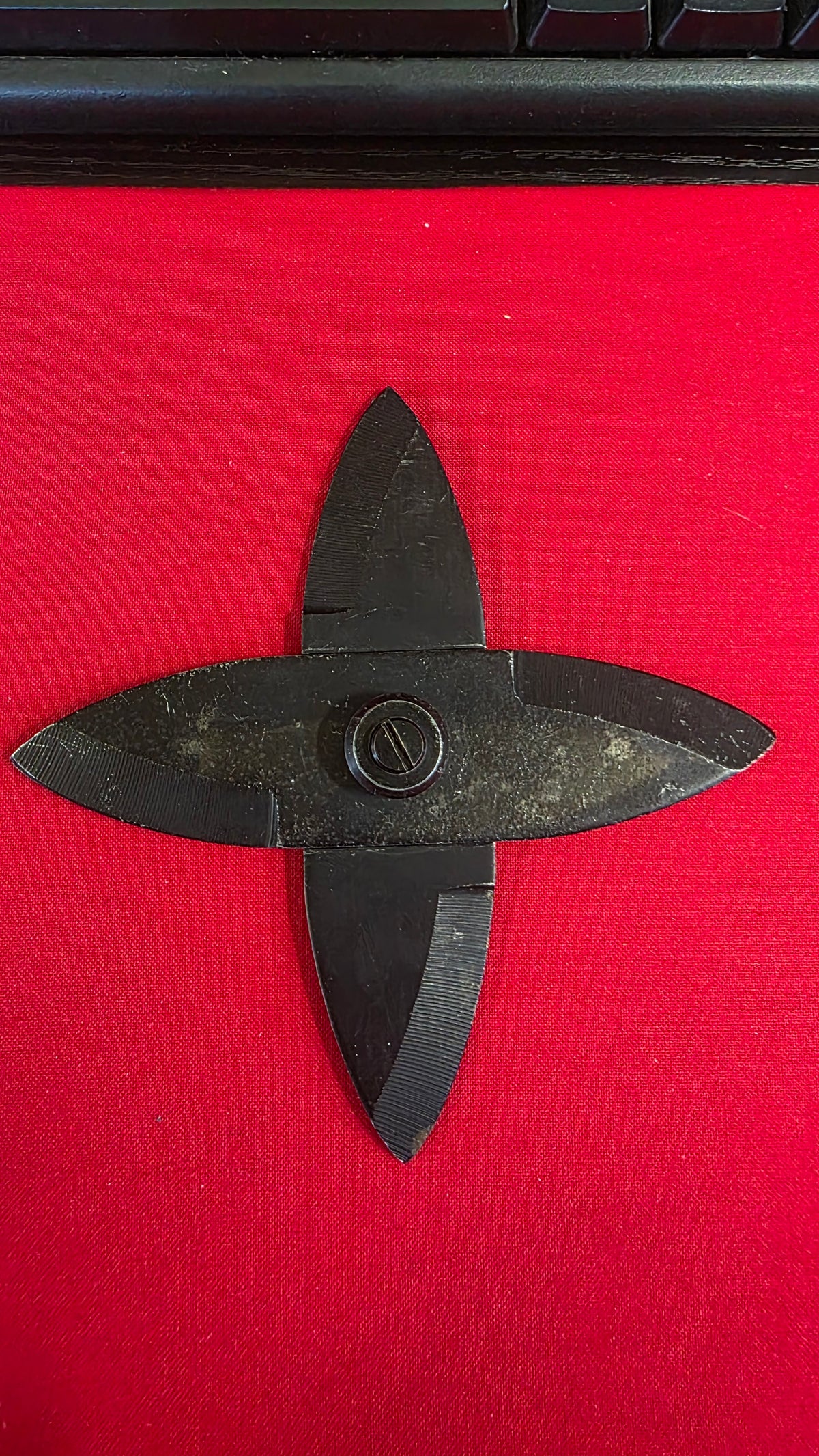 4 POINT EAST-WEST MRKT EXCH FOLDING BLOSSOM SHURIKEN Ref 4030