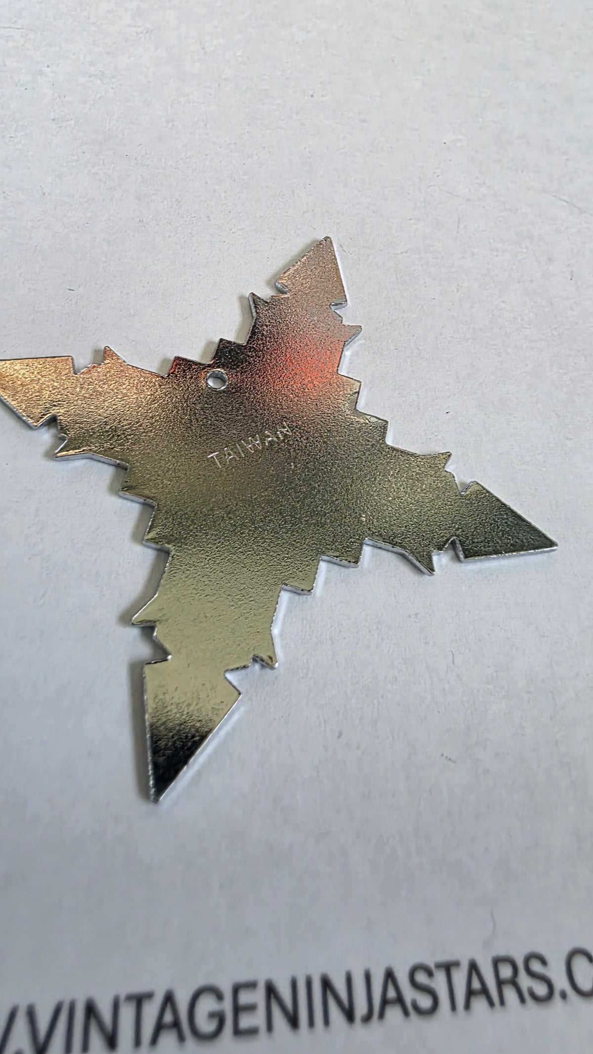 4 POINT SMALL SILVER W/ BLACK NINJA DESIGN Ref 4012