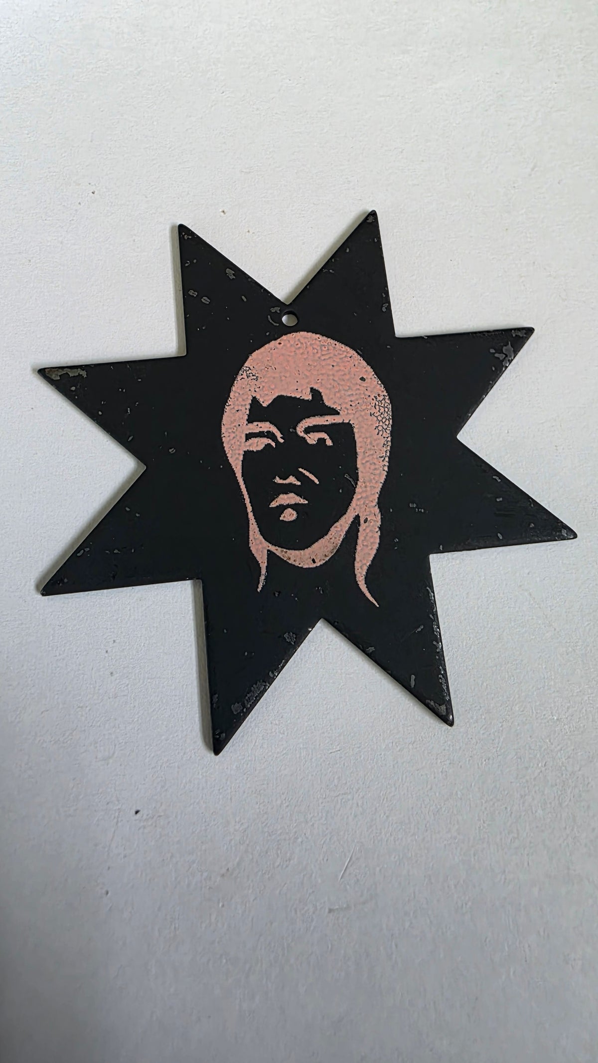 8 POINT Bruce Lee on Black  Ref 8004