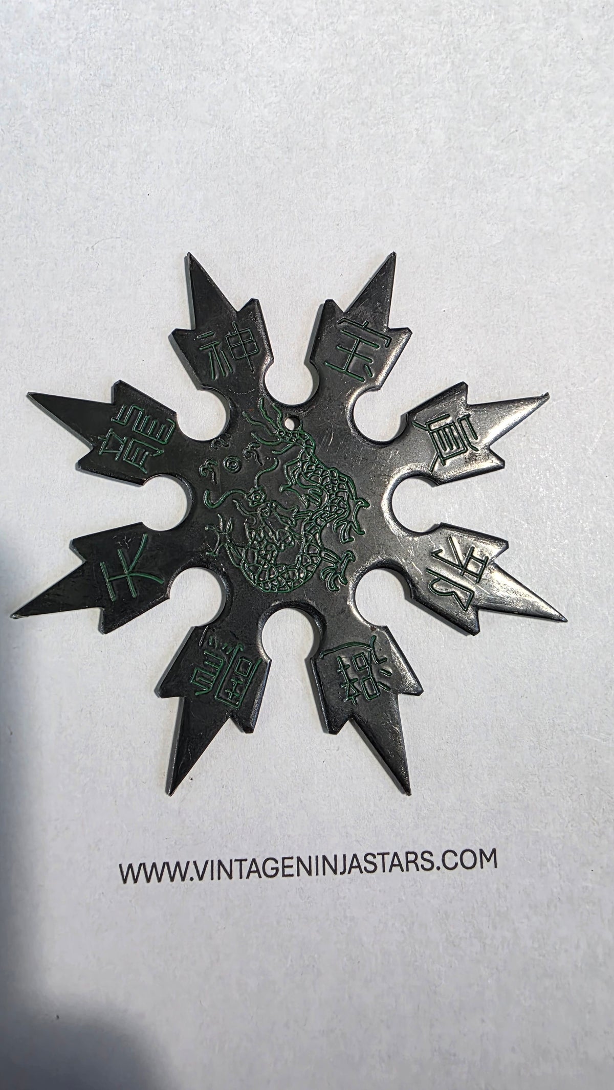 8 POINT DARK GREY SNOWFLAKE STYLE W/ GREEN DRAGON DESIGN JAPAN Ref 8012