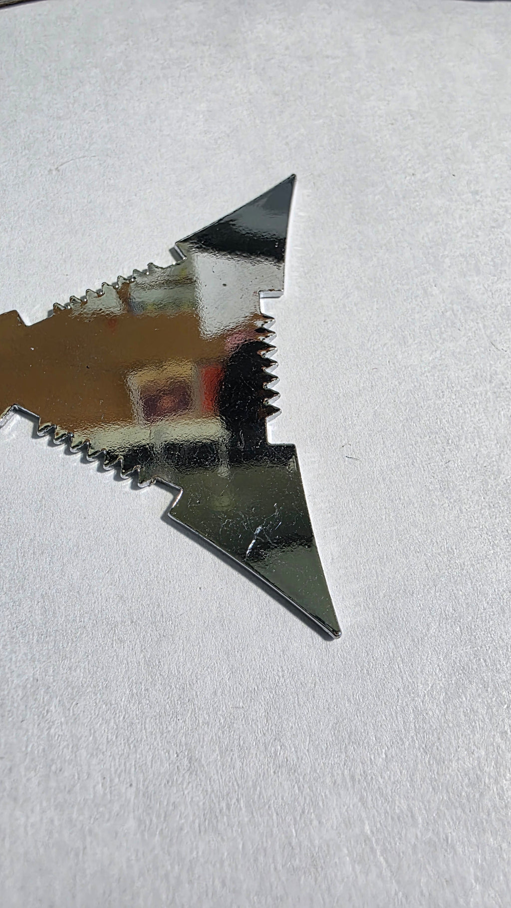 3 POINT SILVER TRIANGLE WITH DRAGON DESIGN Ref 3005