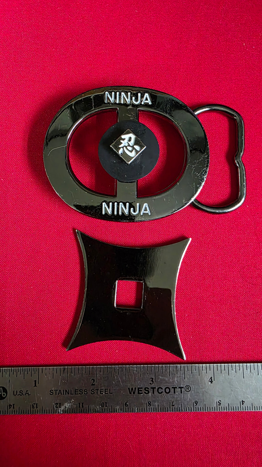 RARE VINTAGE BEAR BRAND NINJA BELT BUCKLE W/ REMOVABLE THROWING STAR Ref 4037