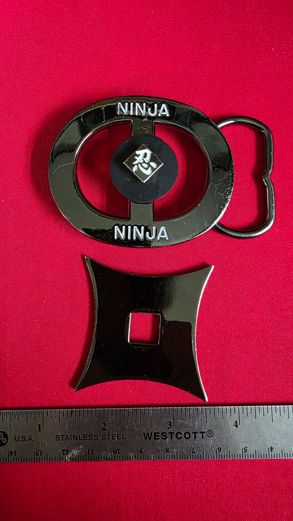 RARE VINTAGE BEAR BRAND NINJA BELT BUCKLE W/ REMOVABLE THROWING STAR Ref 4037