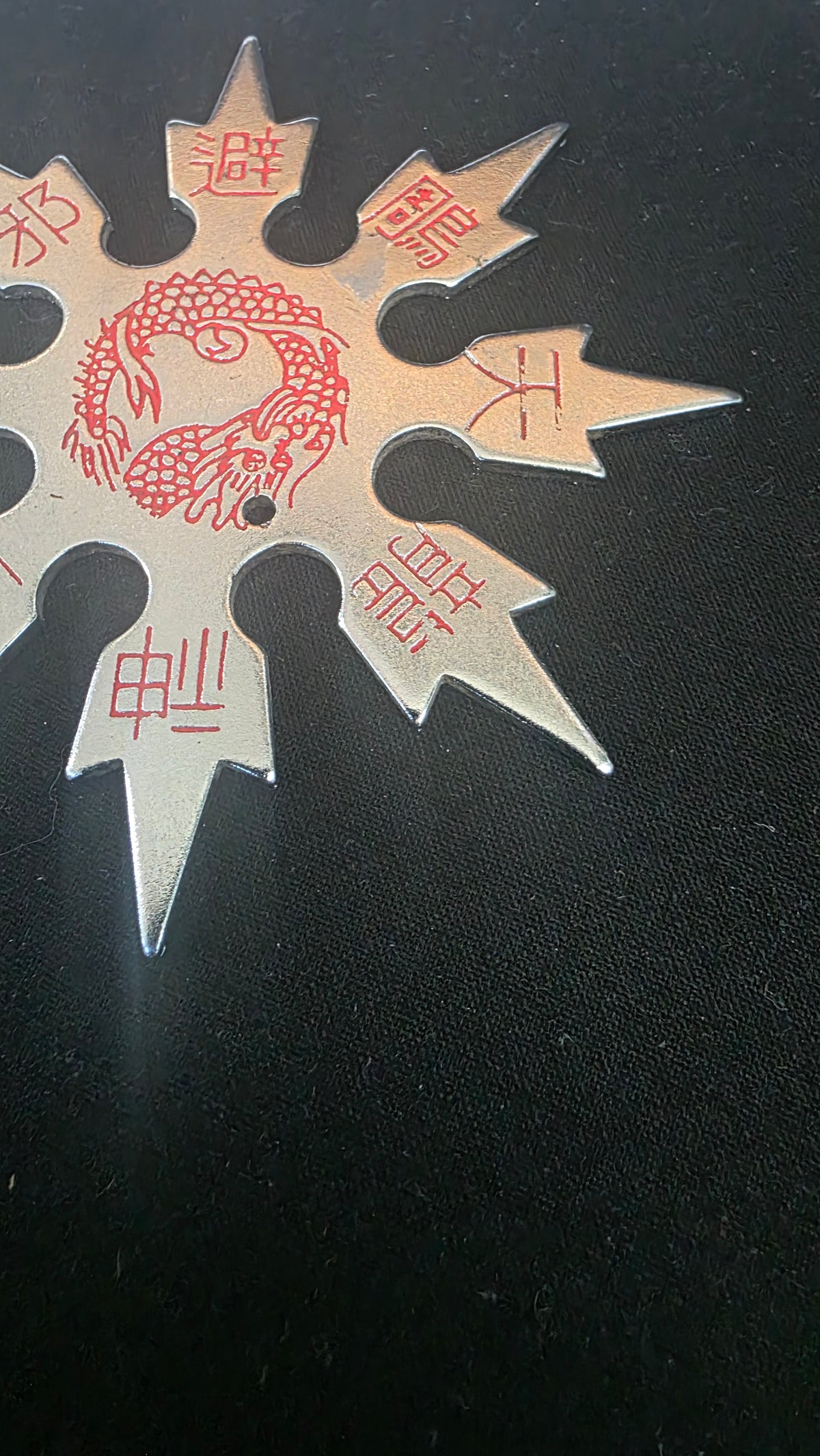 8 POINT SILVER W/ RED DRAGON DESIGN 4 INCH TAIWAN Ref 8073